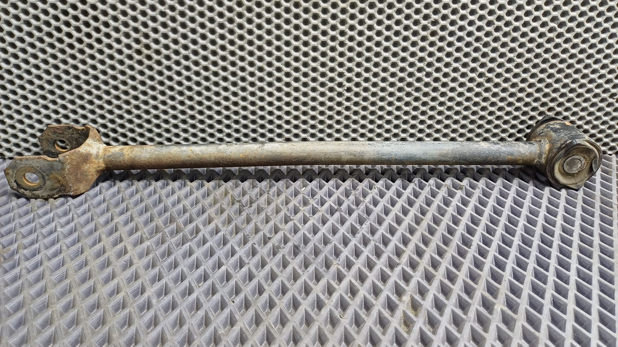 Б/У Тяга поперечная правая задняя Toyota CARINA E 6 дорест. 1992—1996 1994 Зеленый, 590 рублей, Краснодар