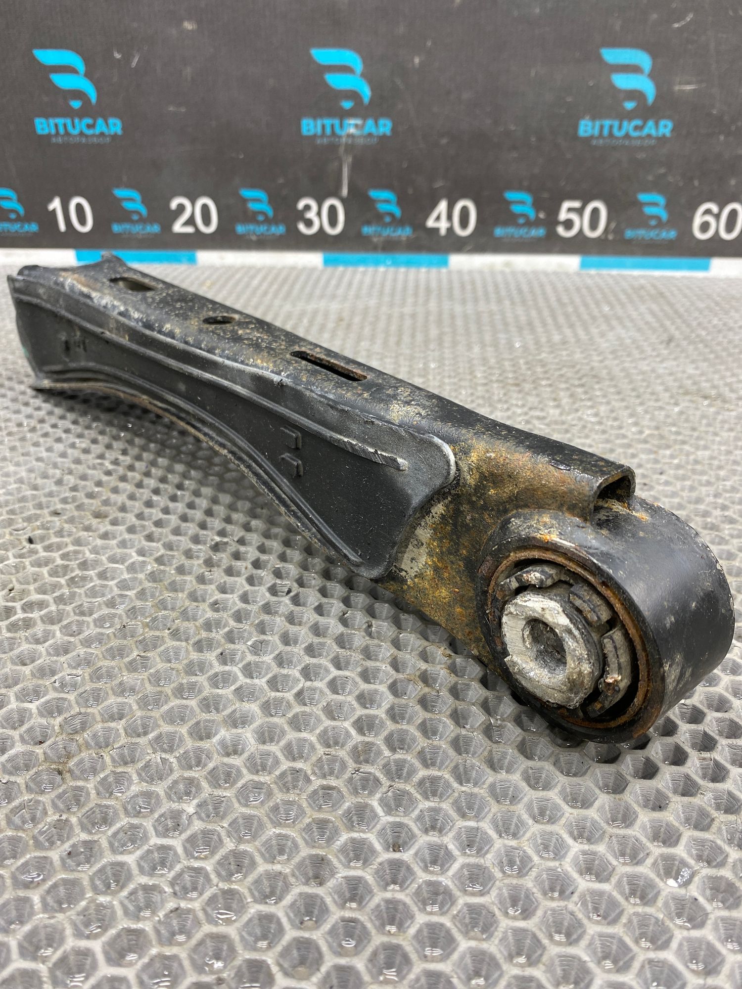 https://ycs.partsauto.market/partsauto-images/thmbs/userImages/c8f07ba63eb5b2f0f6006ea854bf8f7d/part/814424ce-b819-425e-9d64-2328feb67b2b_1775200288052.jpg