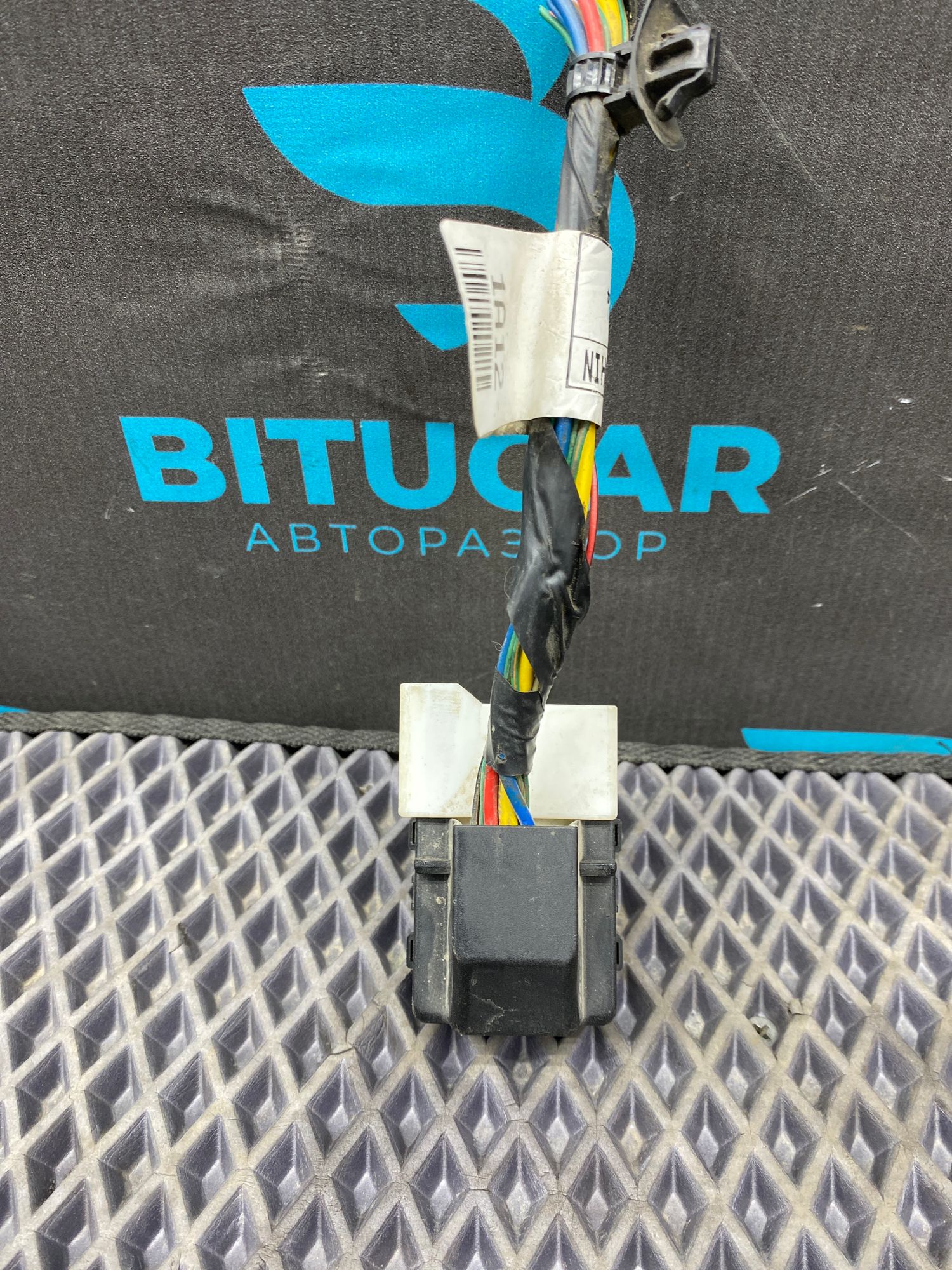 Б/У Фишка блока предохранителей моторного отсека Kia Ceed 2 JD (G4FG) 1.6L AT 2013 Хэтчбек, 499 рублей, Краснодар