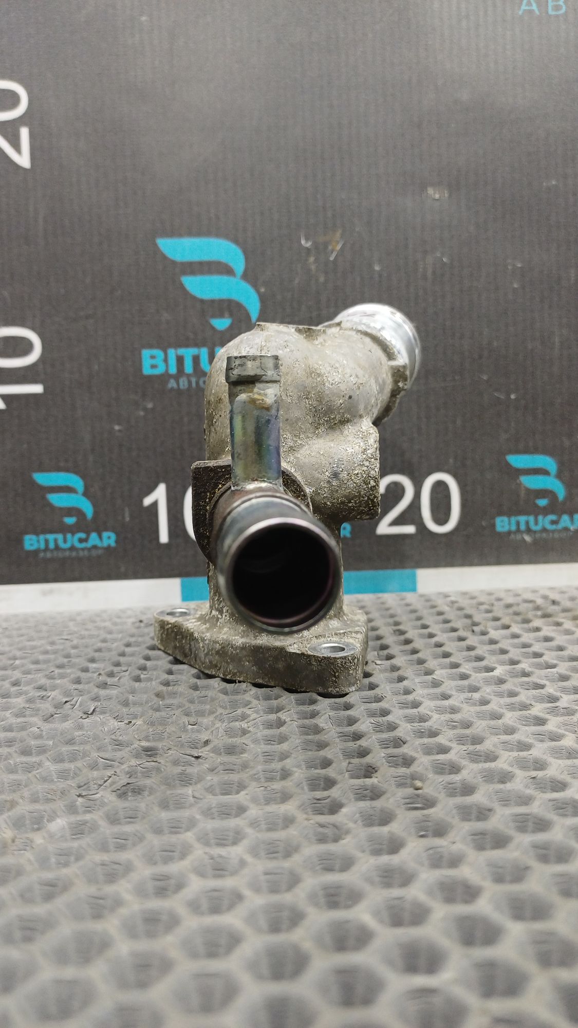 https://ycs.partsauto.market/partsauto-images/thmbs/userImages/c8f07ba63eb5b2f0f6006ea854bf8f7d/part/81a6e0c3-f27e-433e-b81e-347c4f320e15_1777376827372.jpg