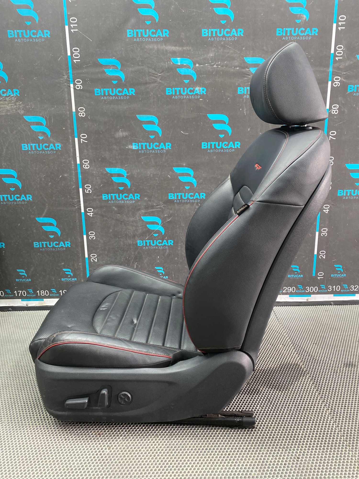 https://ycs.partsauto.market/partsauto-images/thmbs/userImages/c8f07ba63eb5b2f0f6006ea854bf8f7d/part/81cf3d31-8051-49d1-a688-3633990ae4f8_1777455057160.jpg