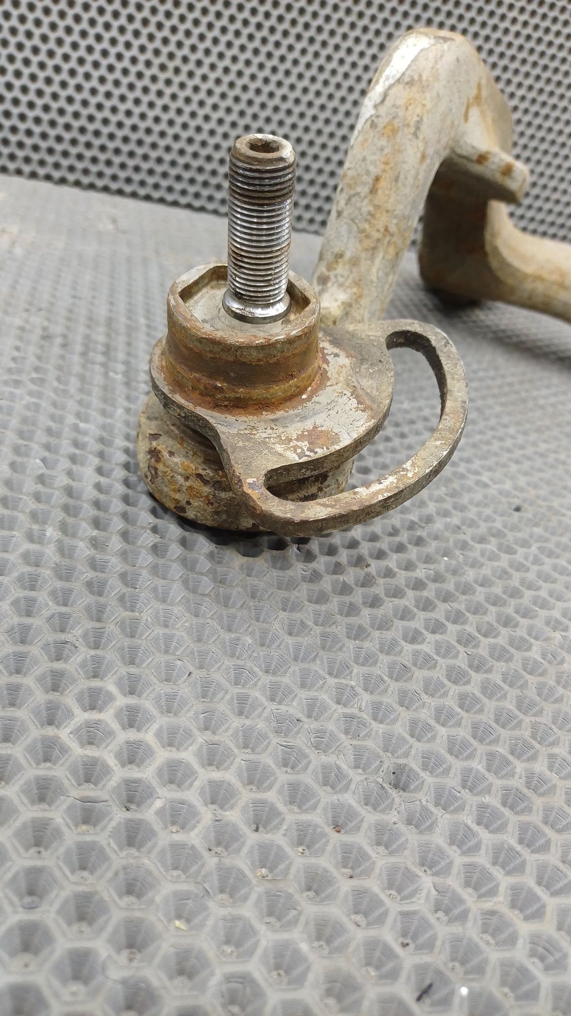 https://ycs.partsauto.market/partsauto-images/thmbs/userImages/c8f07ba63eb5b2f0f6006ea854bf8f7d/part/81f6eea0-94a8-4edc-afe3-6af79a61144b_1774272051742.jpg