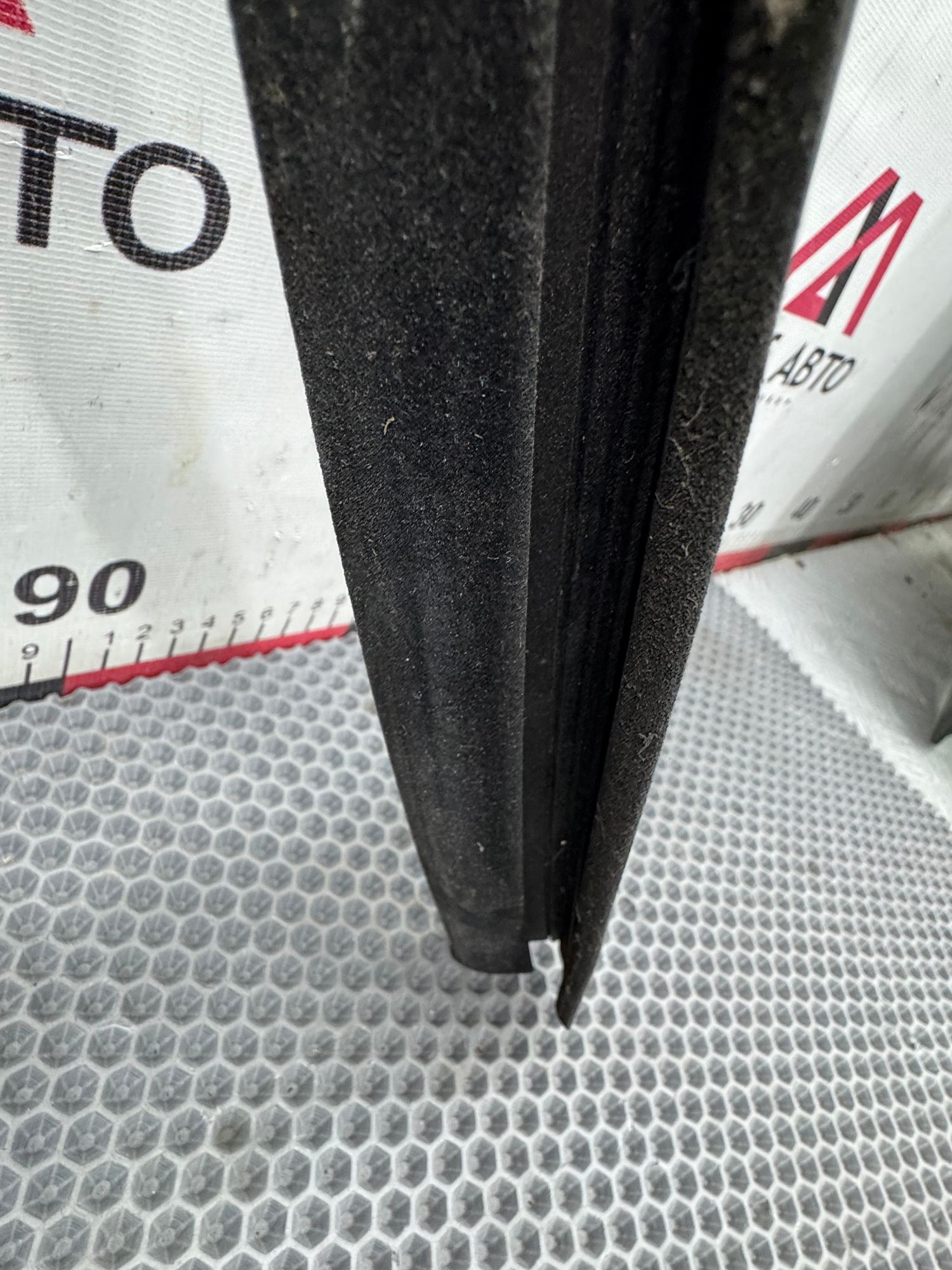 Уплотнитель стекла внешний передней правой двери null, 990 рублей, Краснодар