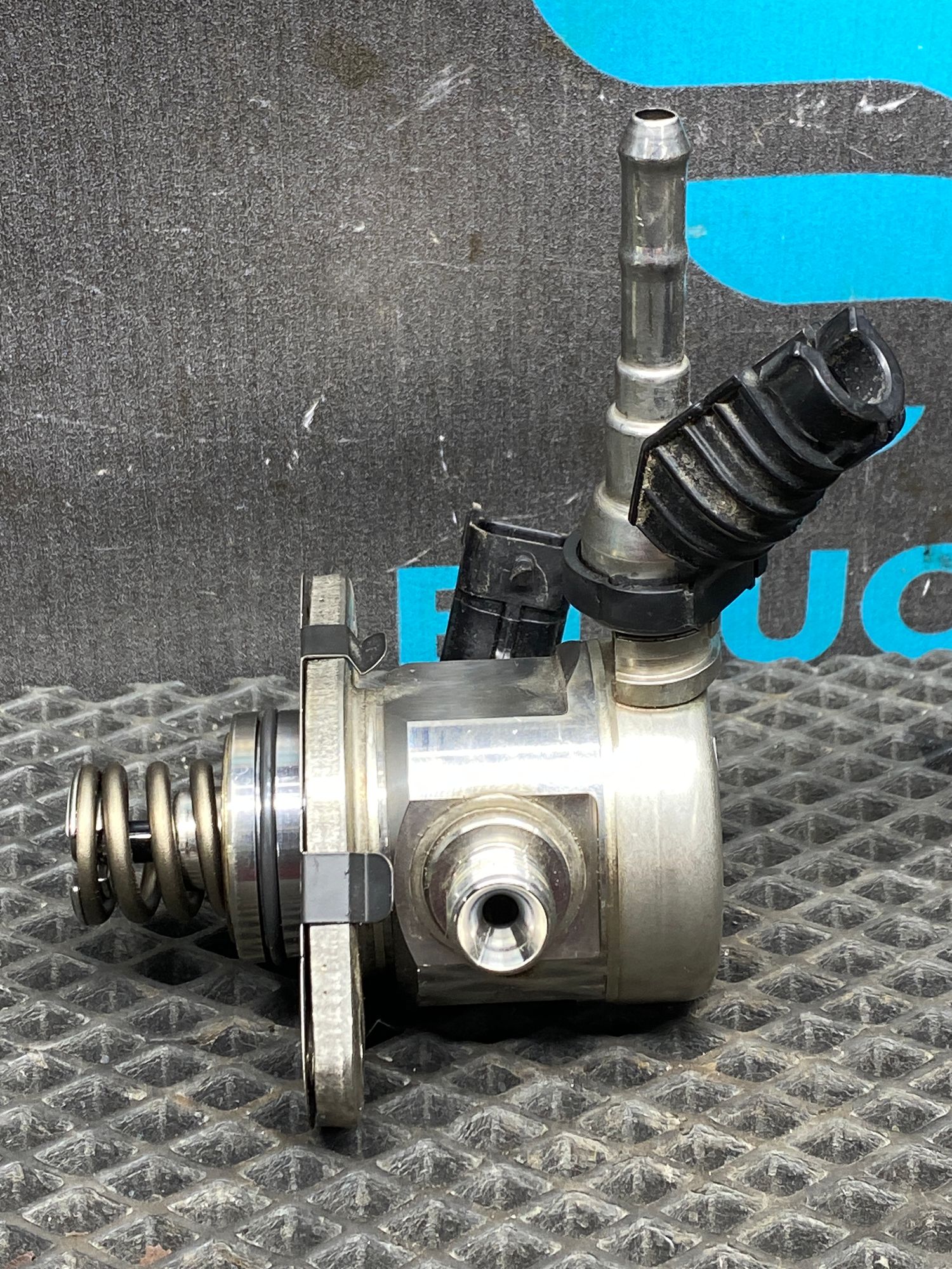 https://ycs.partsauto.market/partsauto-images/thmbs/userImages/c8f07ba63eb5b2f0f6006ea854bf8f7d/part/8277fbb8-5ae2-45ee-b859-3073b626ec38_1777205852510.jpg