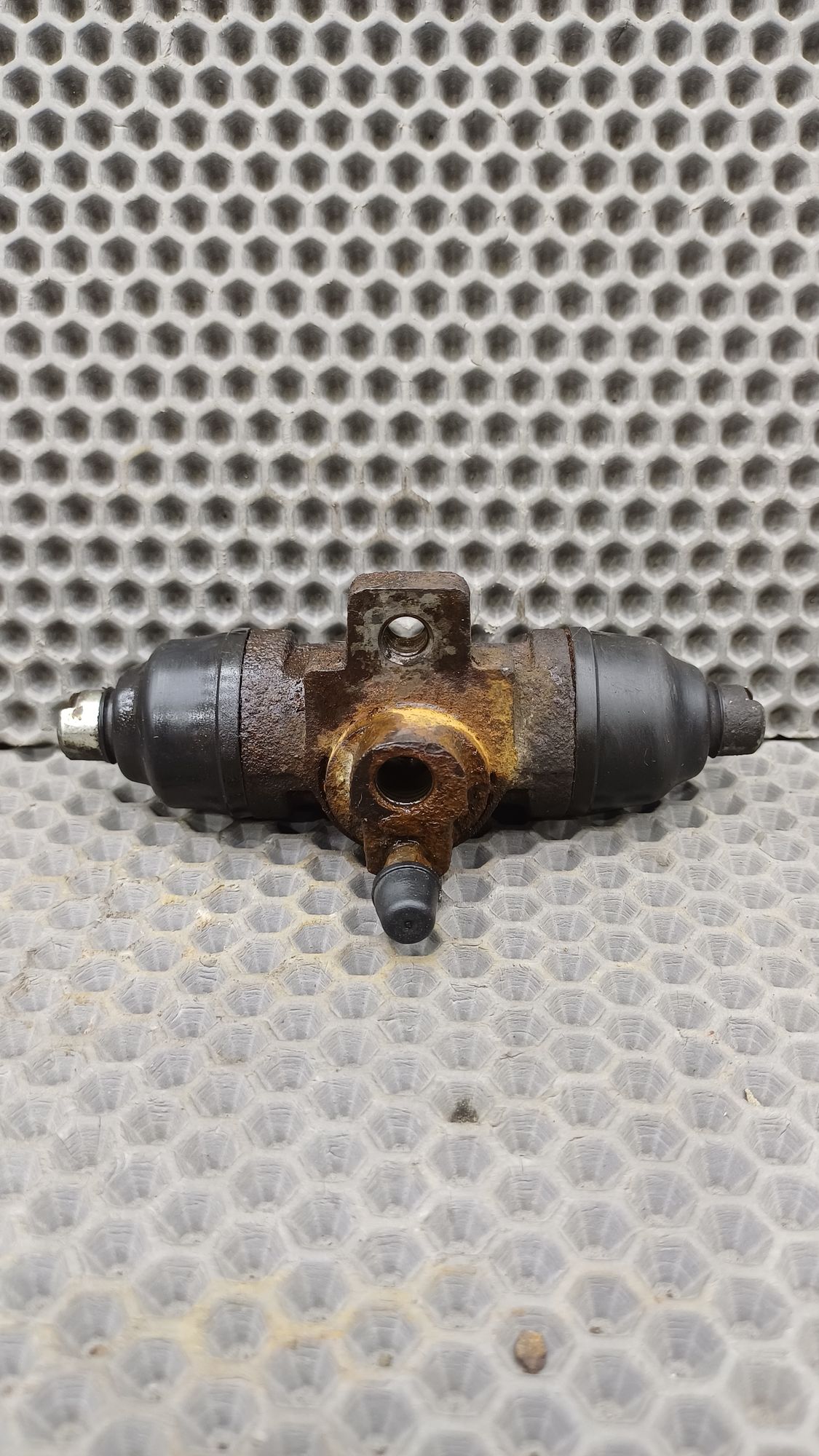 Б/У Цилиндр тормозной задний правый Volkswagen Transporter T4 4 дорест. 1990—2003 1993 синий, 790 рублей, Краснодар