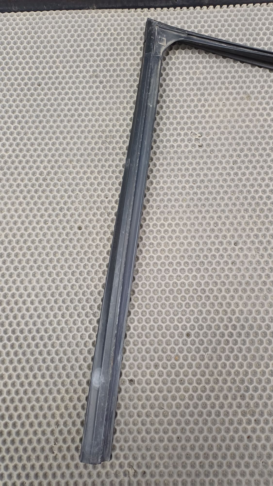 https://ycs.partsauto.market/partsauto-images/thmbs/userImages/c8f07ba63eb5b2f0f6006ea854bf8f7d/part/82f9787d-ac6a-4934-94ad-429e1616b508_1777202948596.jpg