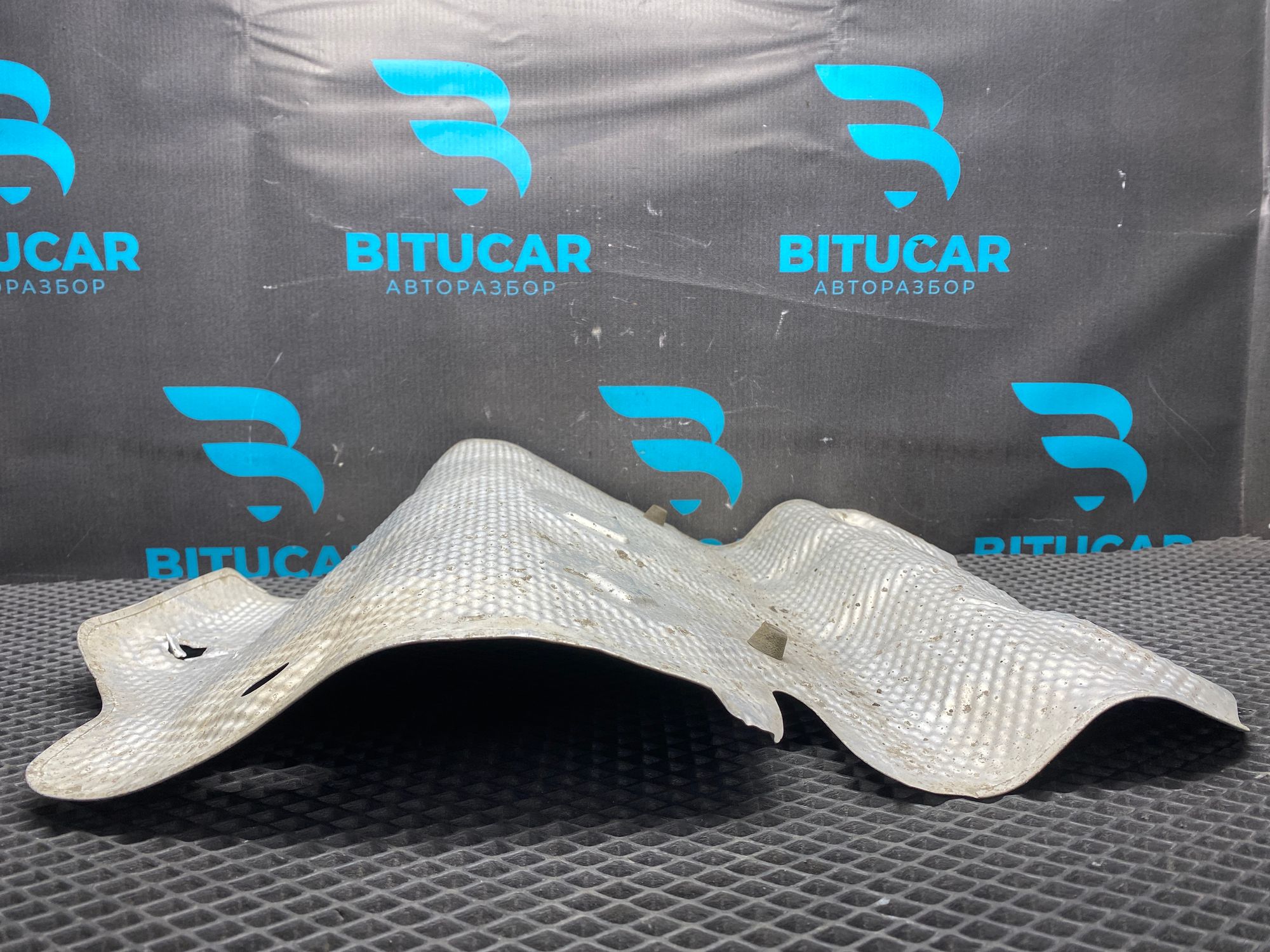 https://ycs.partsauto.market/partsauto-images/thmbs/userImages/c8f07ba63eb5b2f0f6006ea854bf8f7d/part/83035b95-9b76-4864-992b-bdec289e57ec_1777466070414.jpg