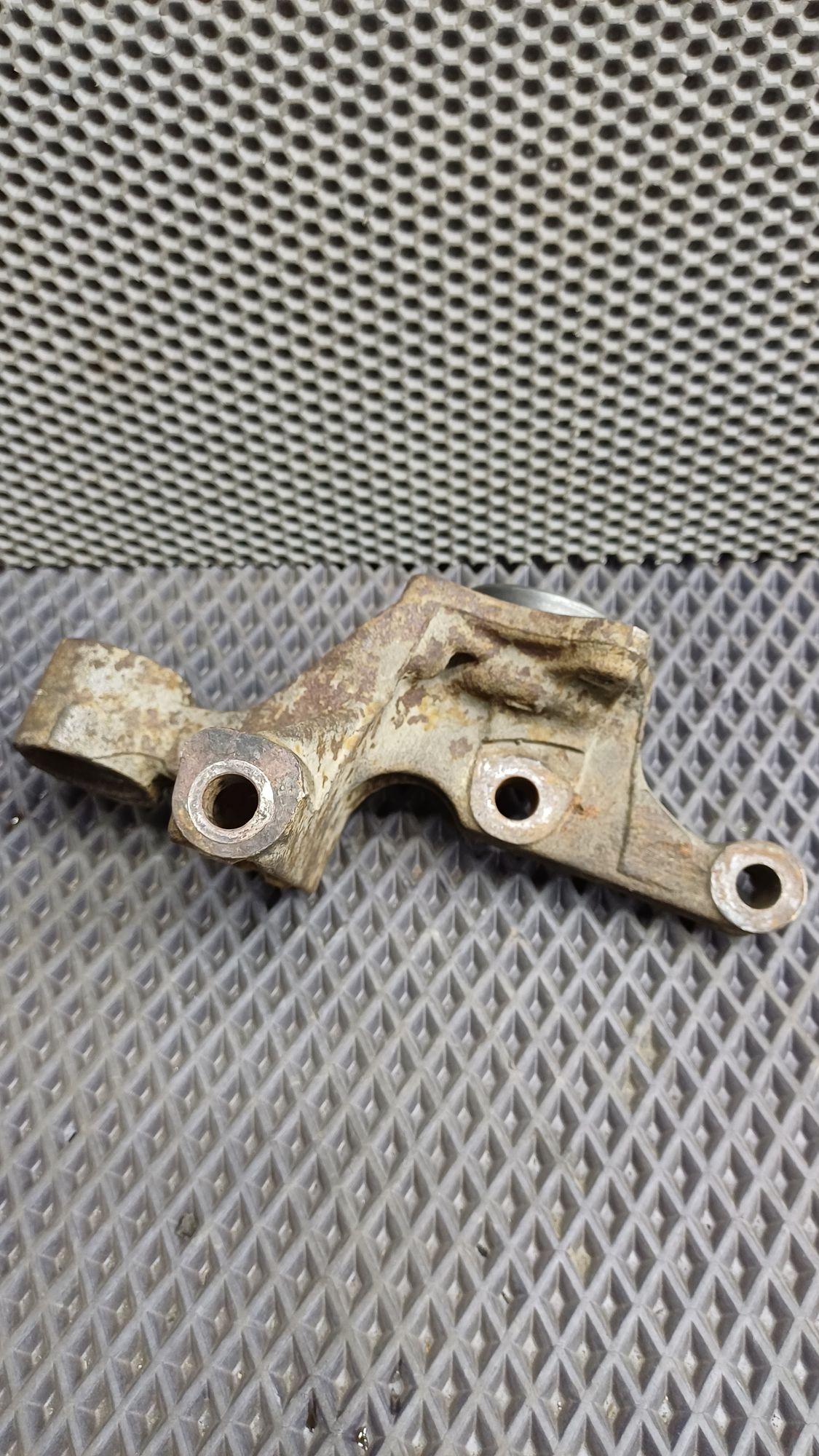 Б/У Поворотный кулак задний левый Toyota CARINA E 6 дорест. 1992—1996 1994 Зеленый, 1990 рублей, Краснодар