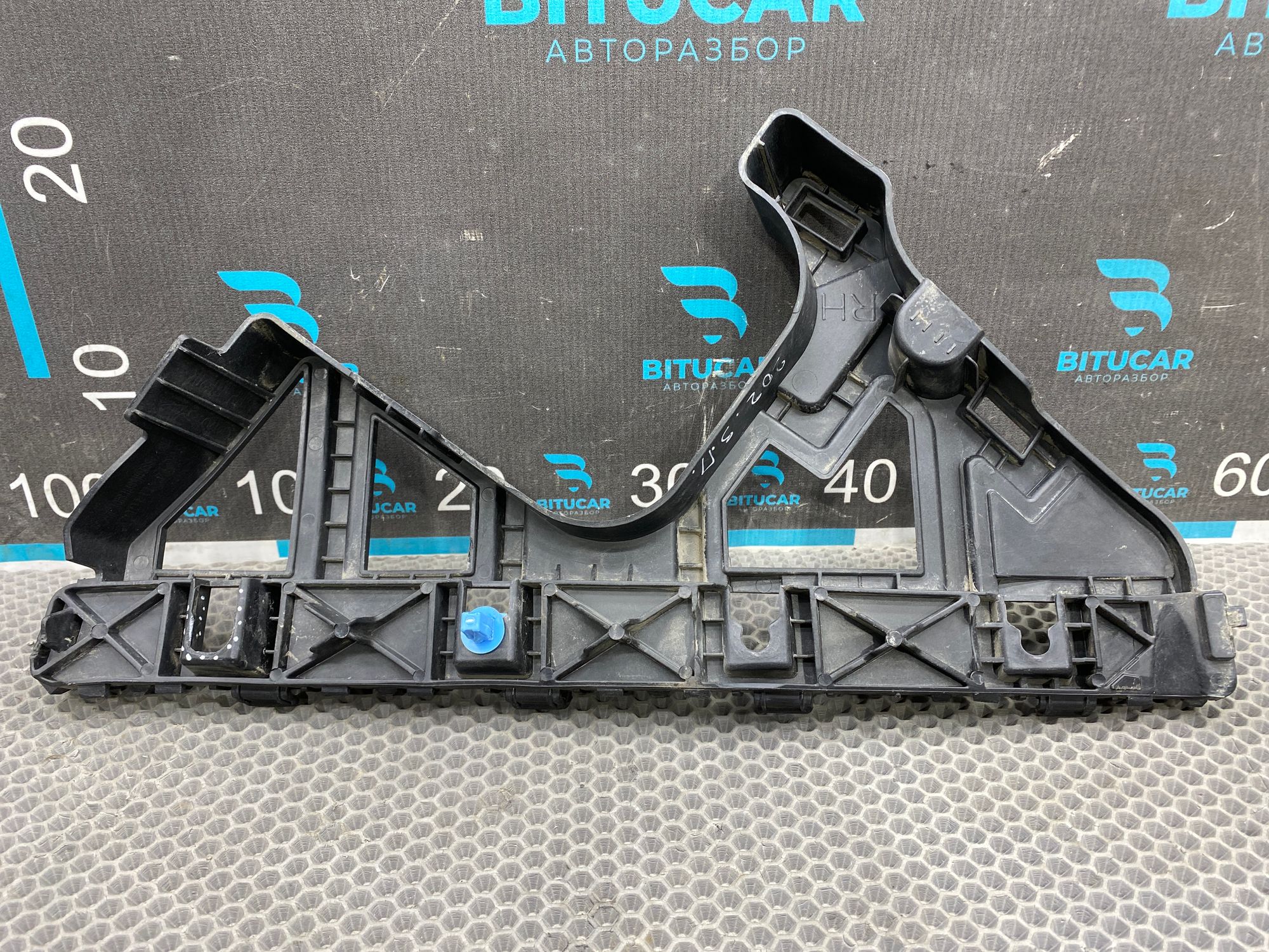 https://ycs.partsauto.market/partsauto-images/thmbs/userImages/c8f07ba63eb5b2f0f6006ea854bf8f7d/part/8407f7cd-54be-4a5c-a808-4d29dc1b2658_1777805889774.jpg