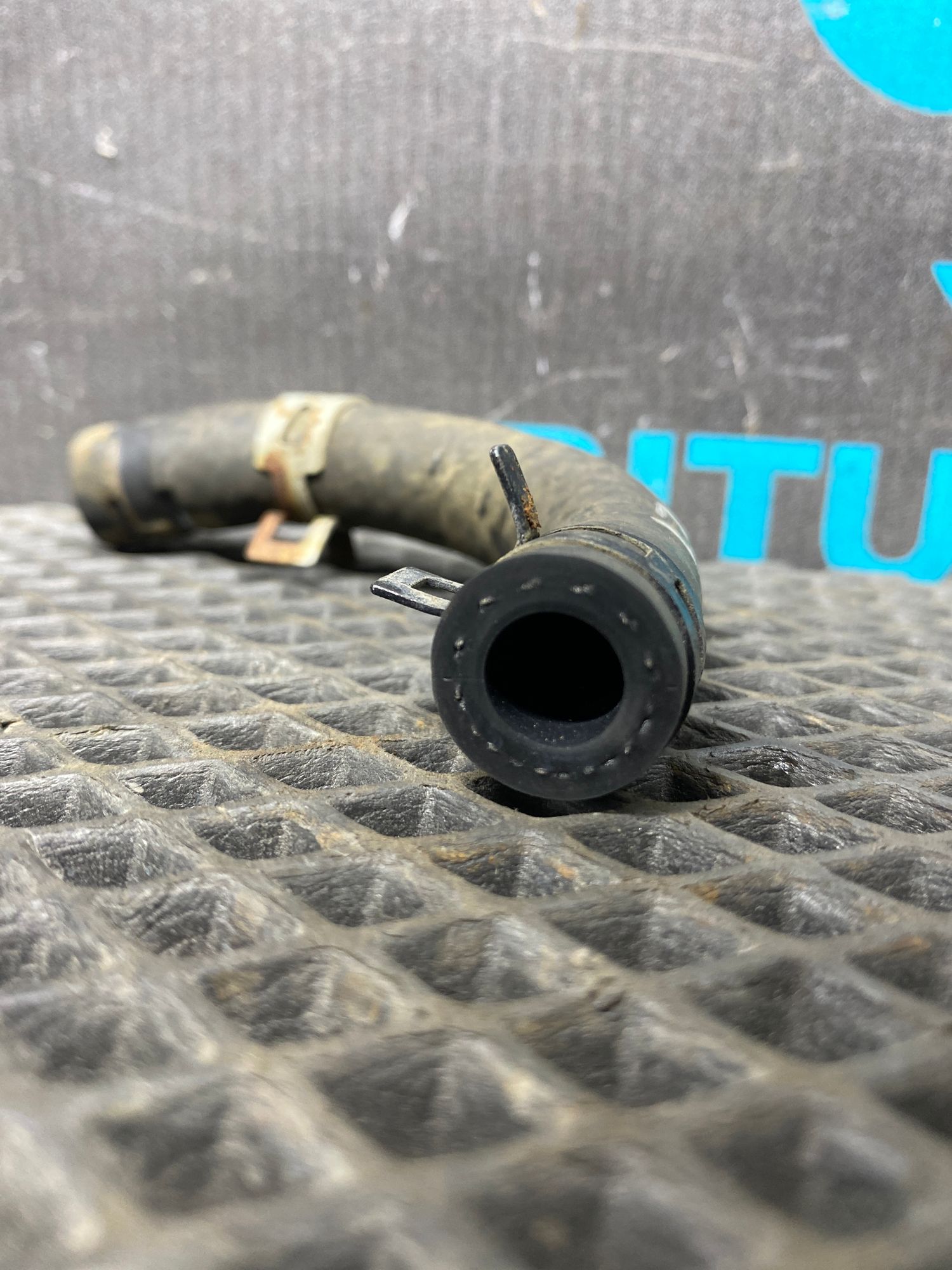 https://ycs.partsauto.market/partsauto-images/thmbs/userImages/c8f07ba63eb5b2f0f6006ea854bf8f7d/part/8446706f-4da1-4f4f-86ef-05290f312d3b_1777121833818.jpg