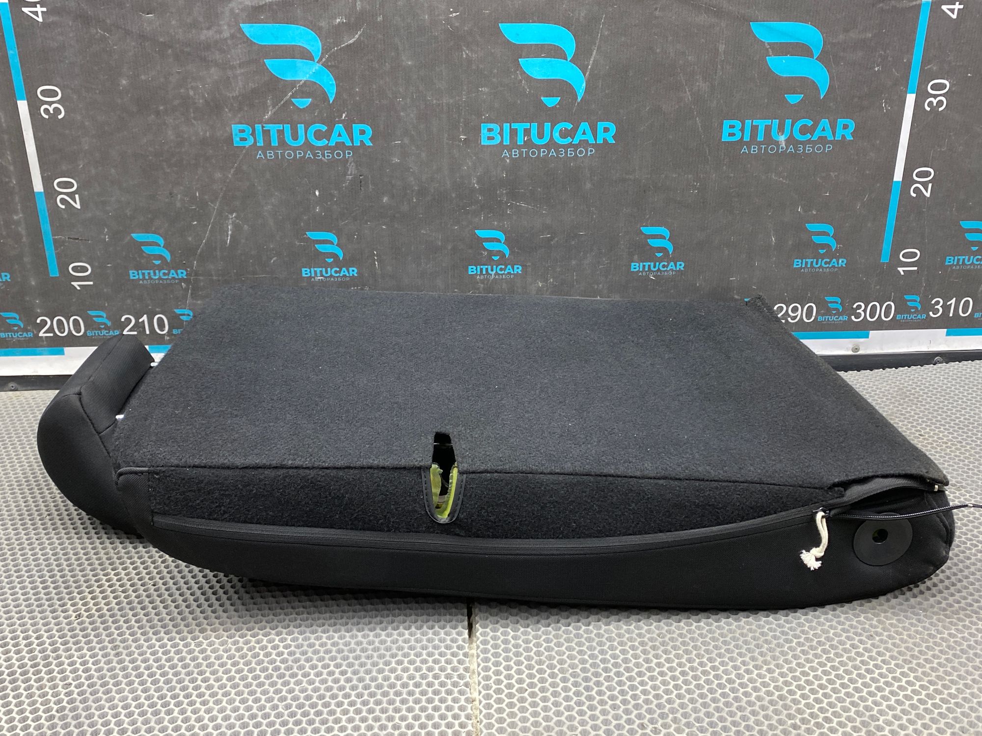 https://ycs.partsauto.market/partsauto-images/thmbs/userImages/c8f07ba63eb5b2f0f6006ea854bf8f7d/part/84c30646-fc13-435e-b5fe-d7533feb01b5_1777034401314.jpg