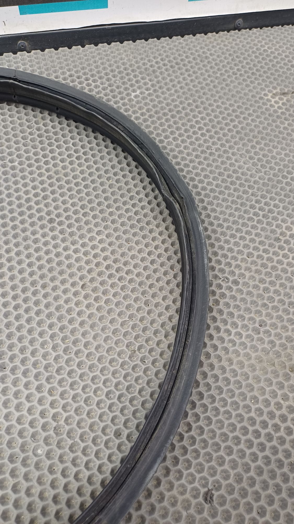 https://ycs.partsauto.market/partsauto-images/thmbs/userImages/c8f07ba63eb5b2f0f6006ea854bf8f7d/part/84cc77d0-2e47-44c2-a2d3-4d942c9b9b45_1777206394249.jpg