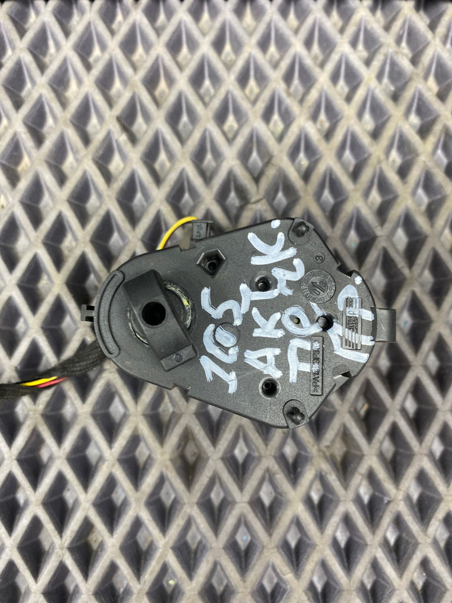 Б/У Сервопривод заслонок отопителя BMW 7-Series 4 дорест. 2001—2005 2003 Черный, 890 рублей, Краснодар