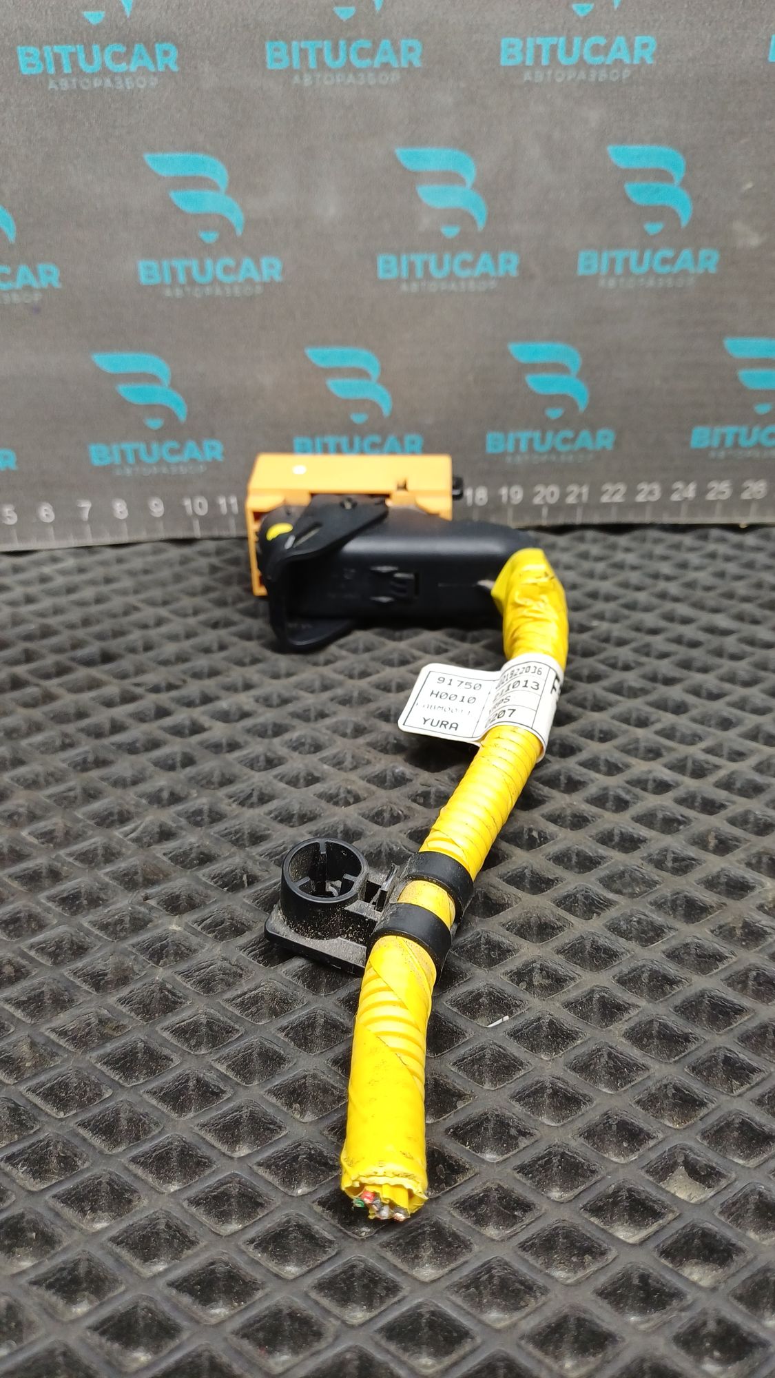 https://ycs.partsauto.market/partsauto-images/thmbs/userImages/c8f07ba63eb5b2f0f6006ea854bf8f7d/part/85426a51-d27b-4774-a40b-ae0854301354_1777532273753.jpg