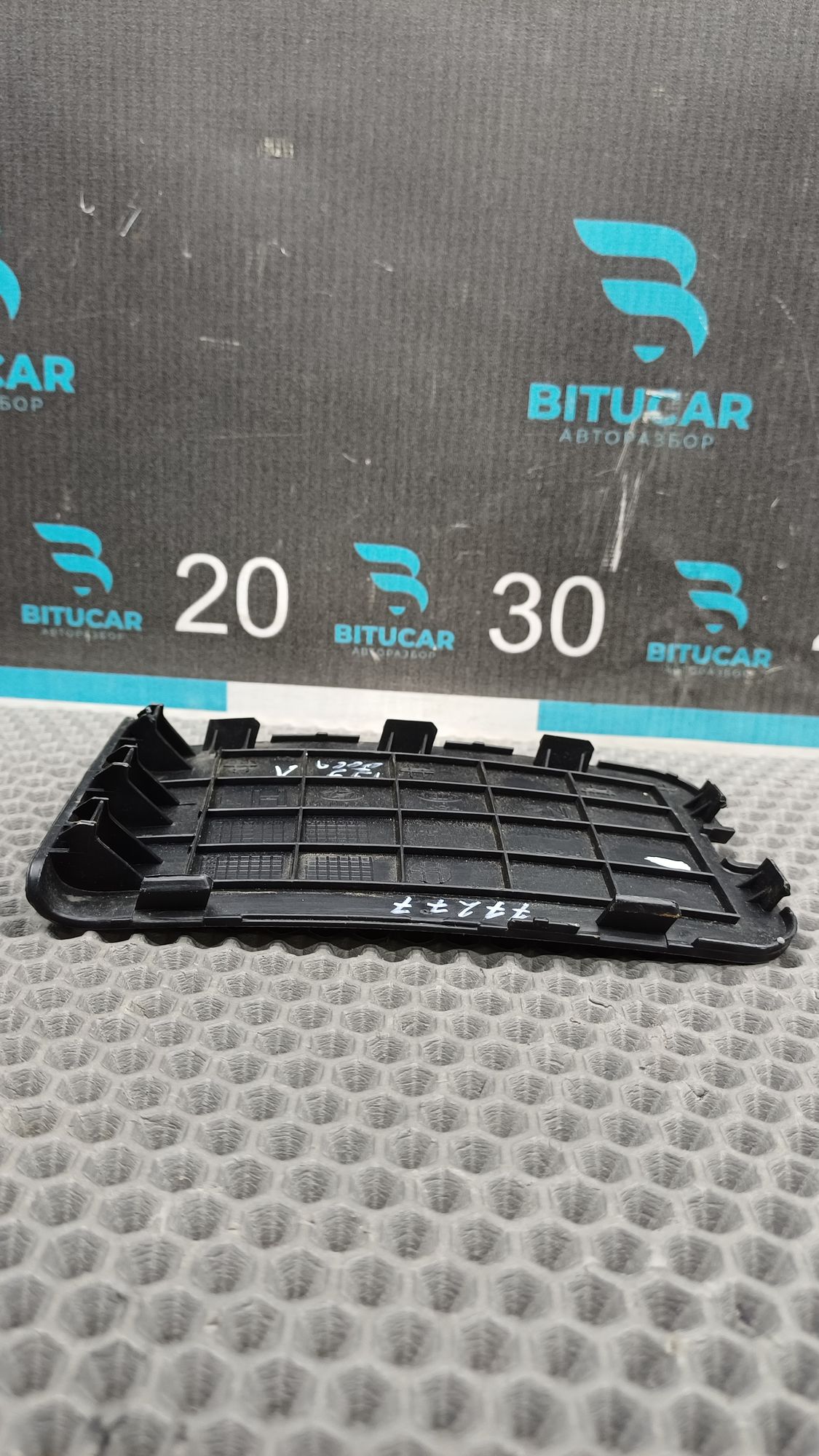 https://ycs.partsauto.market/partsauto-images/thmbs/userImages/c8f07ba63eb5b2f0f6006ea854bf8f7d/part/85e178c3-24bb-4dae-b3cf-dc09b81da41f_1776319922586.jpg