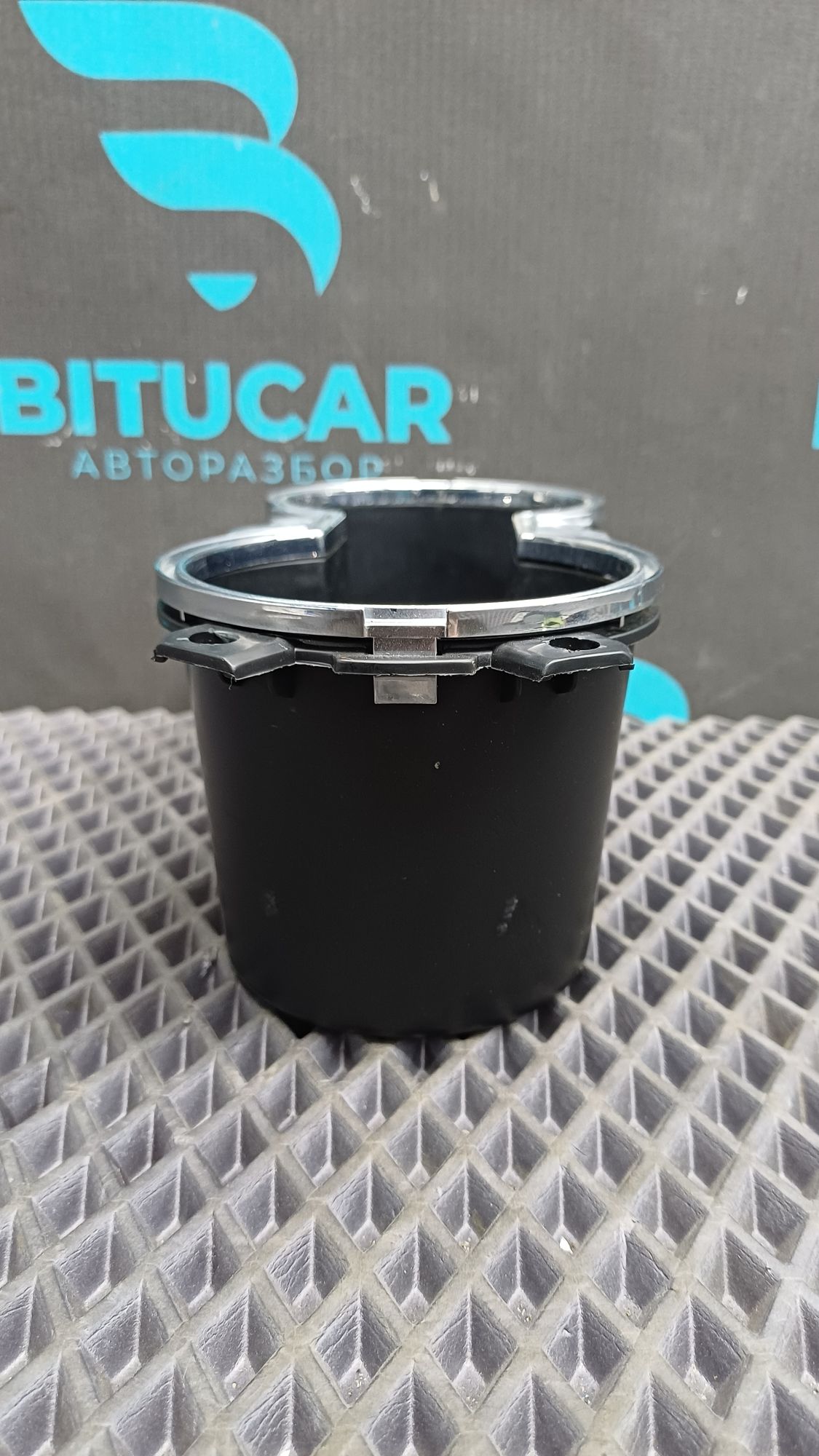 https://ycs.partsauto.market/partsauto-images/thmbs/userImages/c8f07ba63eb5b2f0f6006ea854bf8f7d/part/86d7f59f-3a1e-4c8f-a560-874b1ea5bbfb_1774529562253.jpg