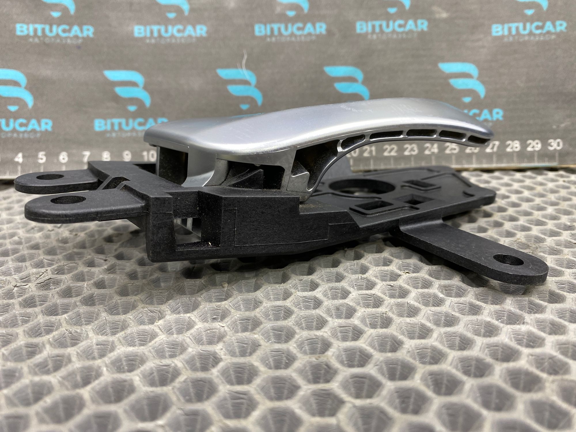 https://ycs.partsauto.market/partsauto-images/thmbs/userImages/c8f07ba63eb5b2f0f6006ea854bf8f7d/part/874b7fc3-d1f5-4d7a-9832-7f0c61ea77f5_1777624946420.jpg