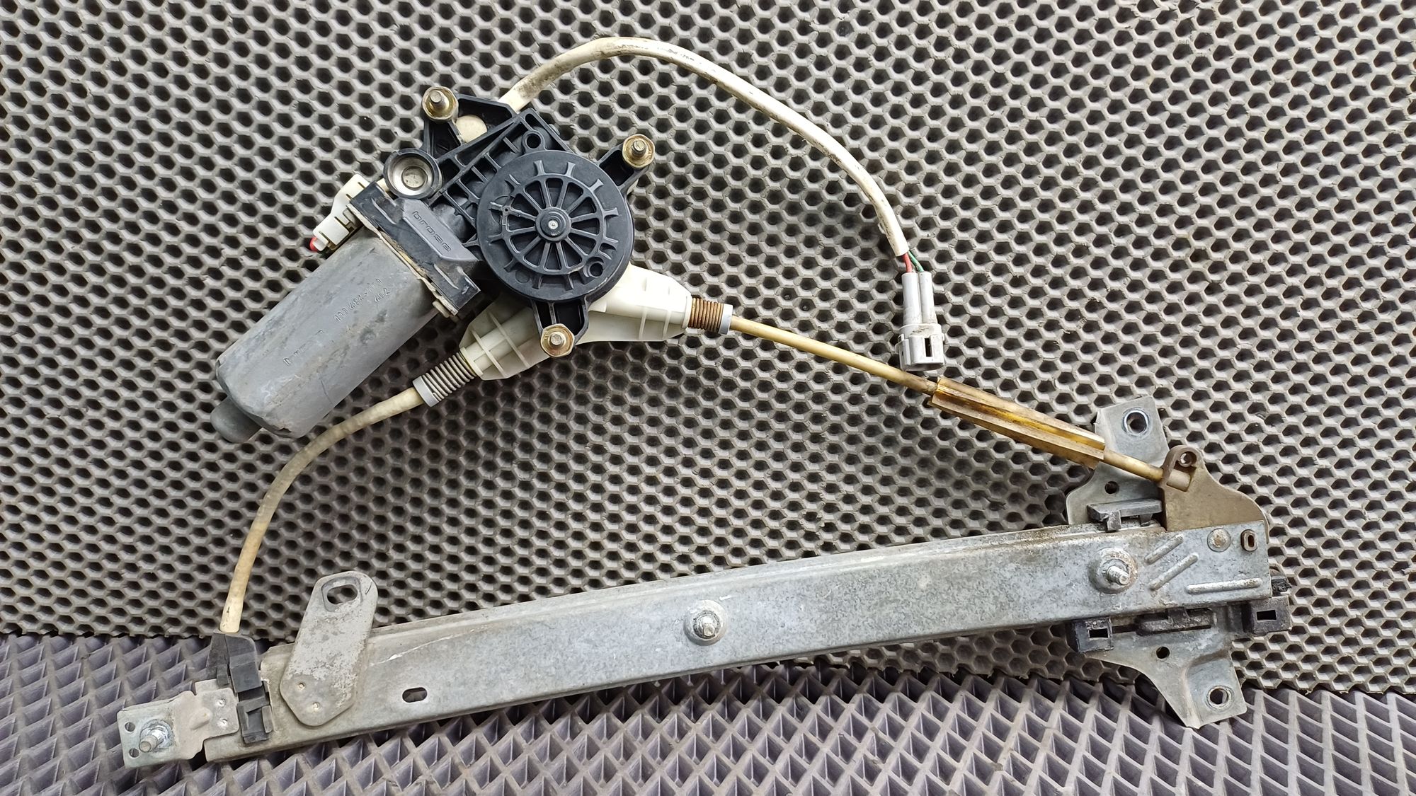 Б/У Стеклоподъемник задней правой двери Toyota CARINA E 6 дорест. 1992—1996 1994 Зеленый, 3490 рублей, Краснодар