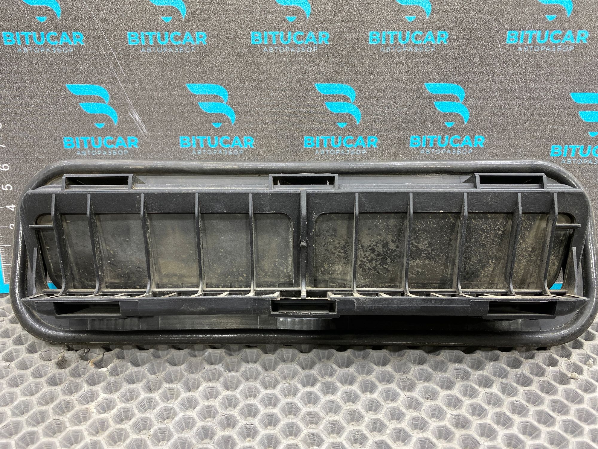 https://ycs.partsauto.market/partsauto-images/thmbs/userImages/c8f07ba63eb5b2f0f6006ea854bf8f7d/part/878e162f-ae2d-4e5d-8066-af8511ce2a24_1777809823782.jpg