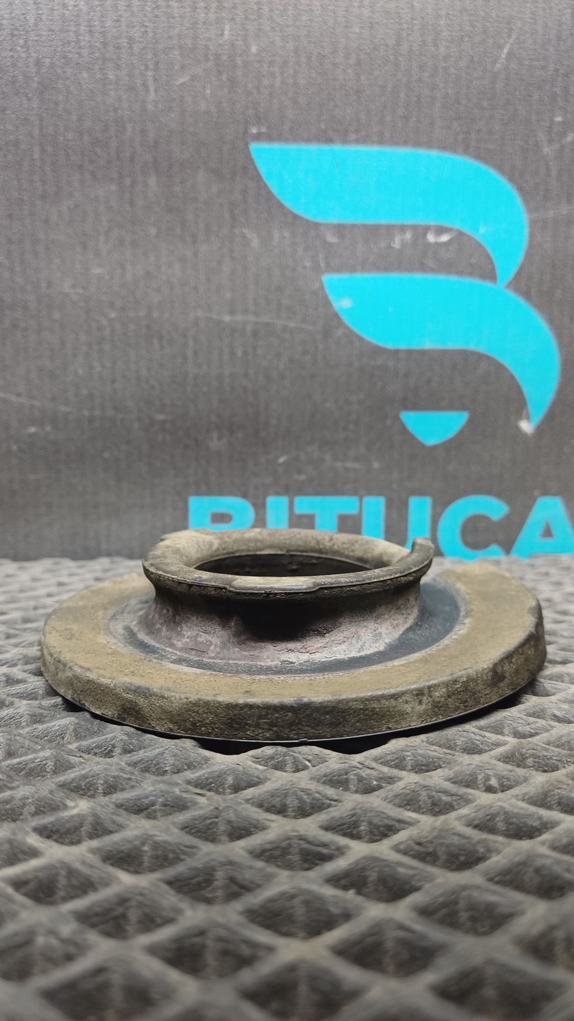 https://ycs.partsauto.market/partsauto-images/thmbs/userImages/c8f07ba63eb5b2f0f6006ea854bf8f7d/part/879e317a-229b-4774-9686-80420cef7f6d_1777100208811.jpg
