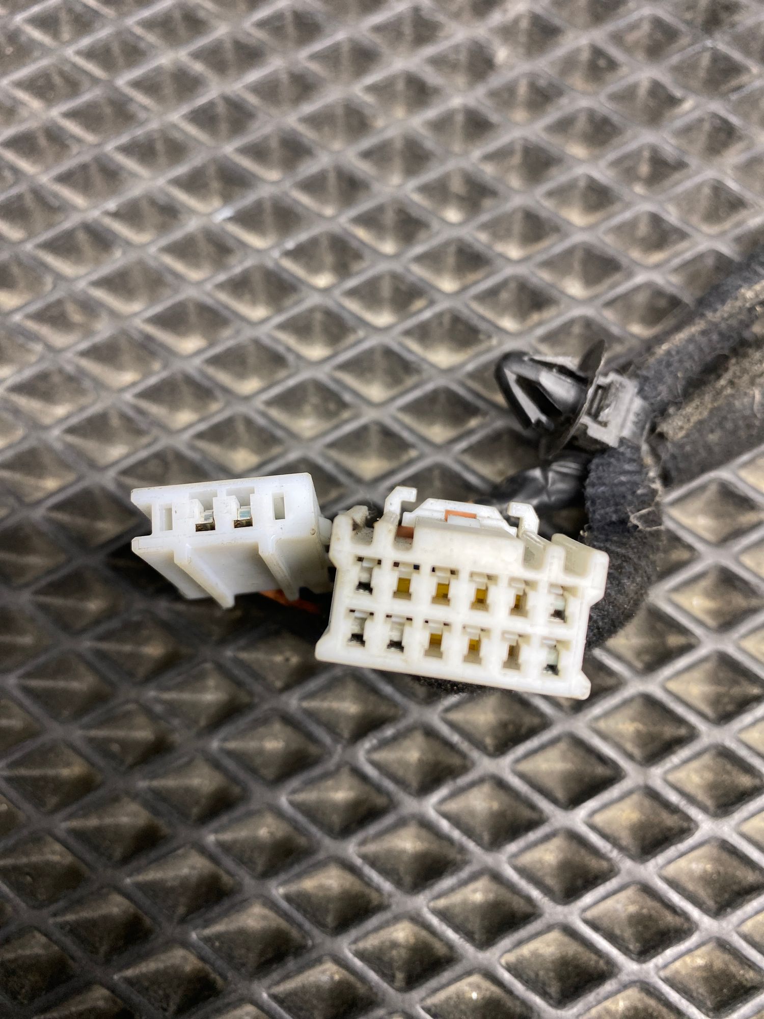 https://ycs.partsauto.market/partsauto-images/thmbs/userImages/c8f07ba63eb5b2f0f6006ea854bf8f7d/part/87dd08ae-9abd-45f5-aab9-76082b792926_1776858902276.jpg