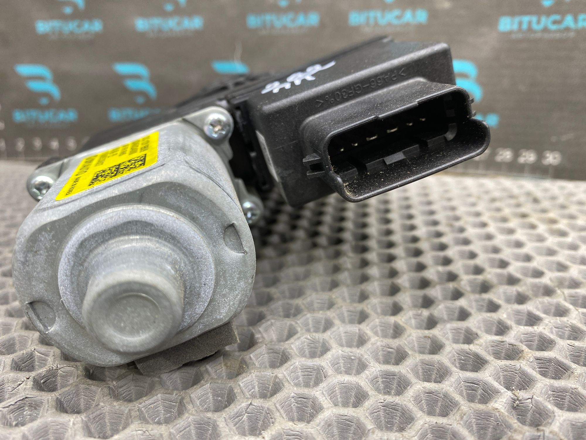 https://ycs.partsauto.market/partsauto-images/thmbs/userImages/c8f07ba63eb5b2f0f6006ea854bf8f7d/part/87f5f472-a8a8-451b-9bd9-558488125ab8_1777646556811.jpg