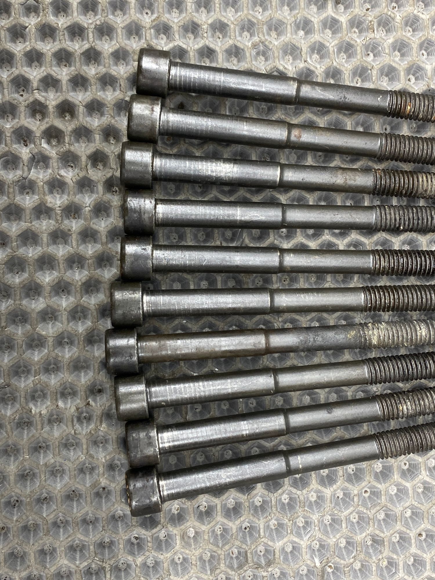 Б/У Болты головки блока цилиндров КОМПЛЕКТ Hyundai Solaris 1 2014 Белый, 990 рублей, Краснодар