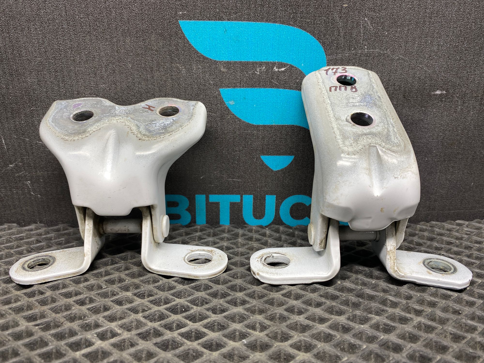 https://ycs.partsauto.market/partsauto-images/thmbs/userImages/c8f07ba63eb5b2f0f6006ea854bf8f7d/part/87fe6a60-f43a-4c15-9a6e-e20dbb194686_1776940179508.jpg