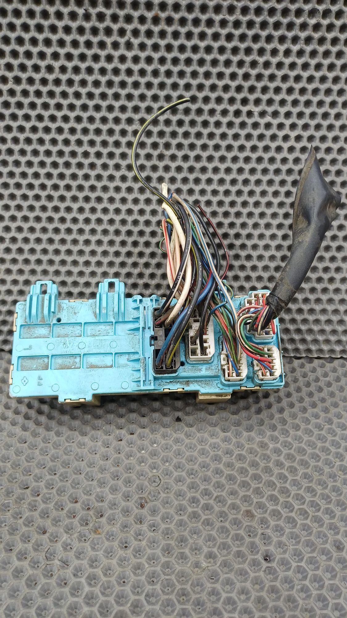 Б/У Блок предохранителей салонный с фишкой Toyota CARINA E 6 дорест. 1992—1996 1994 Зеленый, 1490 рублей, Краснодар