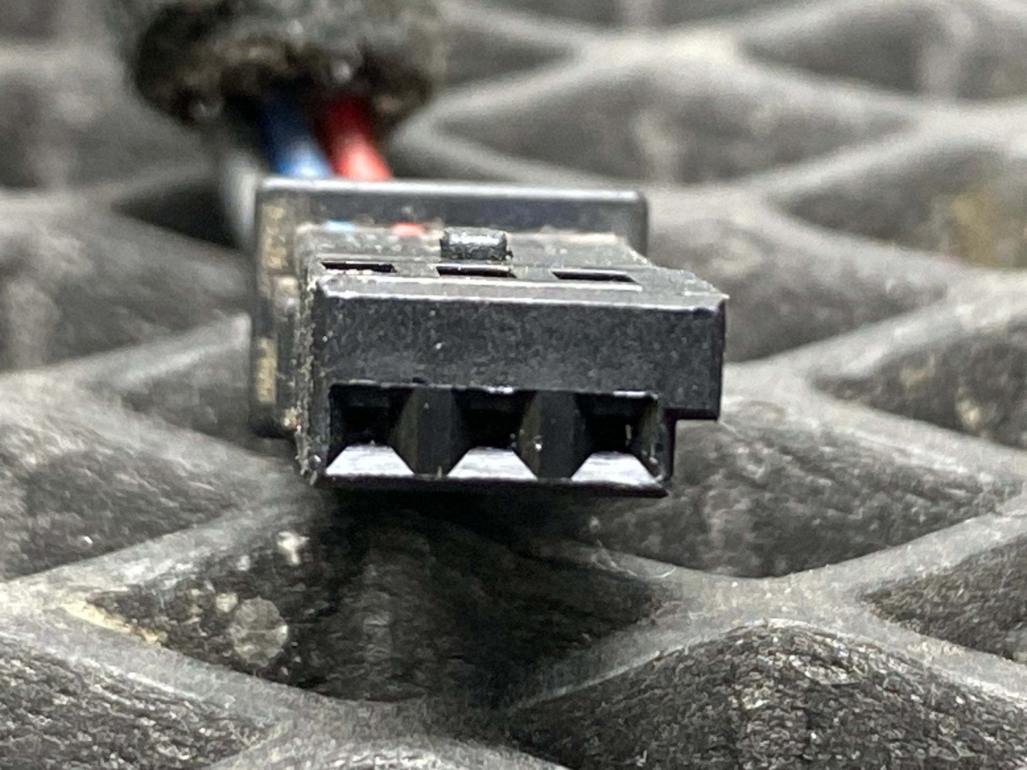 https://ycs.partsauto.market/partsauto-images/thmbs/userImages/c8f07ba63eb5b2f0f6006ea854bf8f7d/part/887cadc6-7ac5-4a5a-addd-dab303628e90_1777726825229.jpg