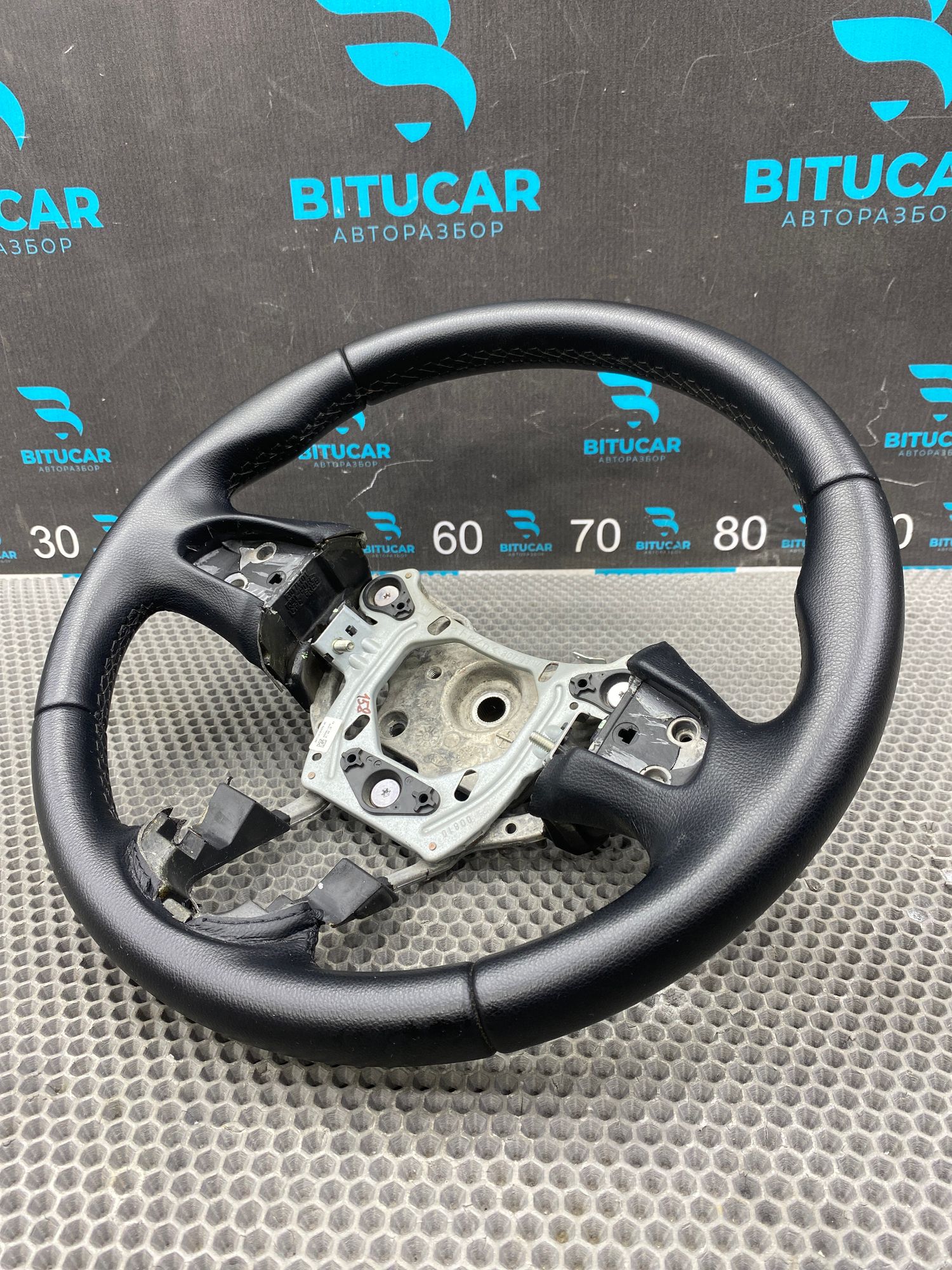 https://ycs.partsauto.market/partsauto-images/thmbs/userImages/c8f07ba63eb5b2f0f6006ea854bf8f7d/part/88a5d7fe-e2b9-4099-b13f-98af38db6b94_1774868919287.jpg