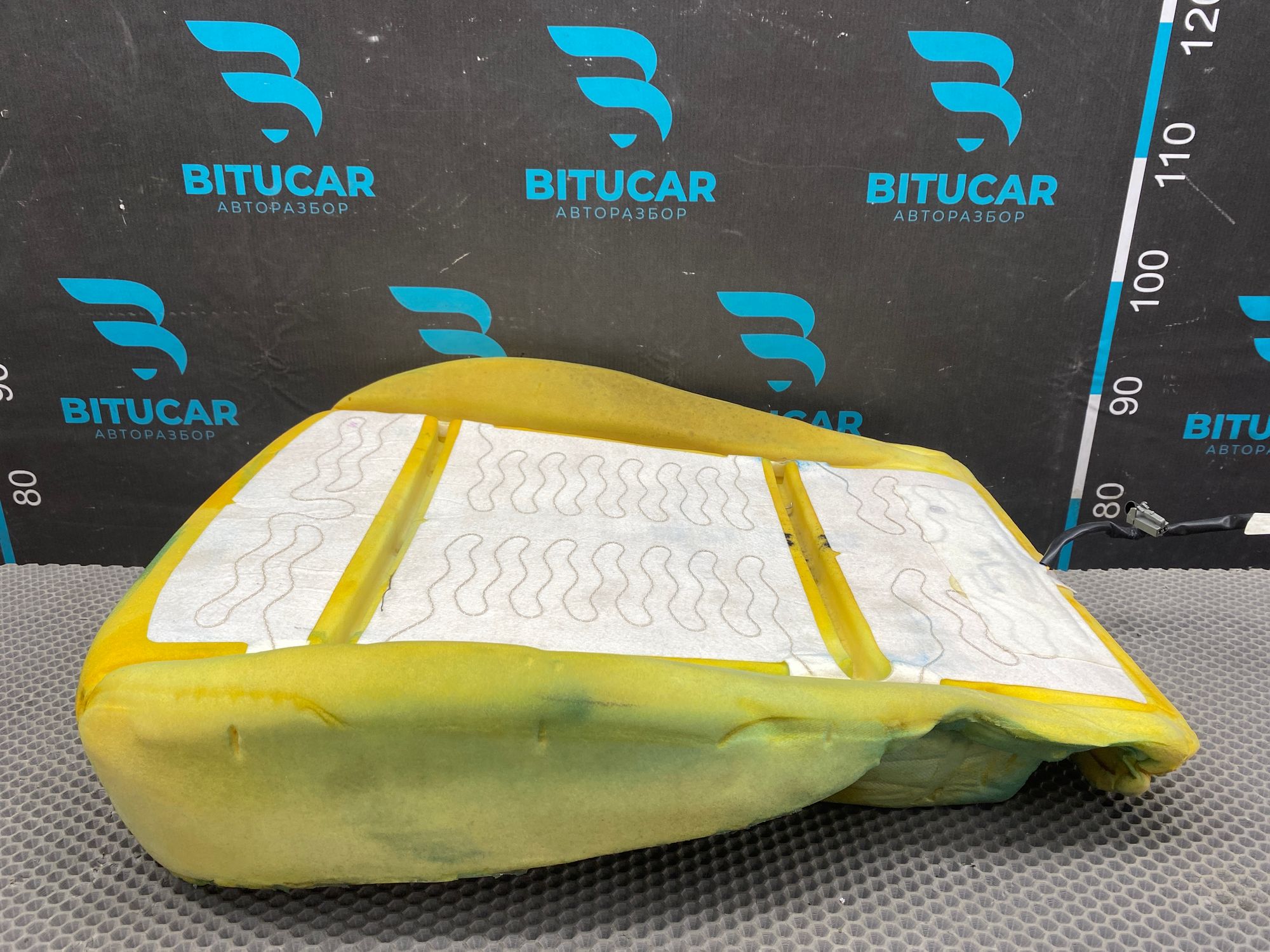 https://ycs.partsauto.market/partsauto-images/thmbs/userImages/c8f07ba63eb5b2f0f6006ea854bf8f7d/part/88f6bf60-664b-4ae9-9246-4dbde76244e9_1777038552784.jpg