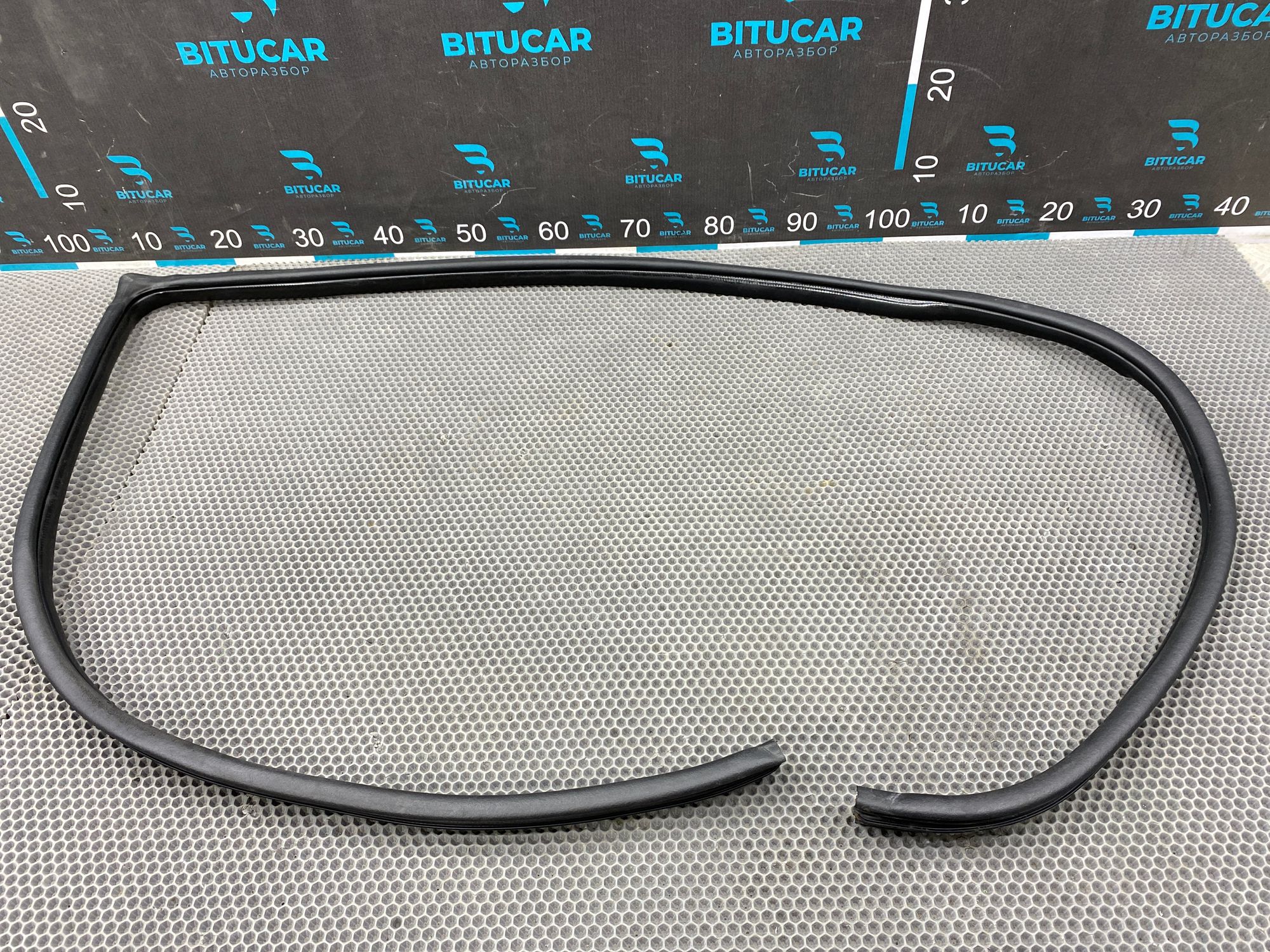 Б/У Уплотнитель проема двери передней правой Kia Ceed 1 ED (G4FC) 1.6L AT 2010 хэтчбек, 990 рублей, Краснодар