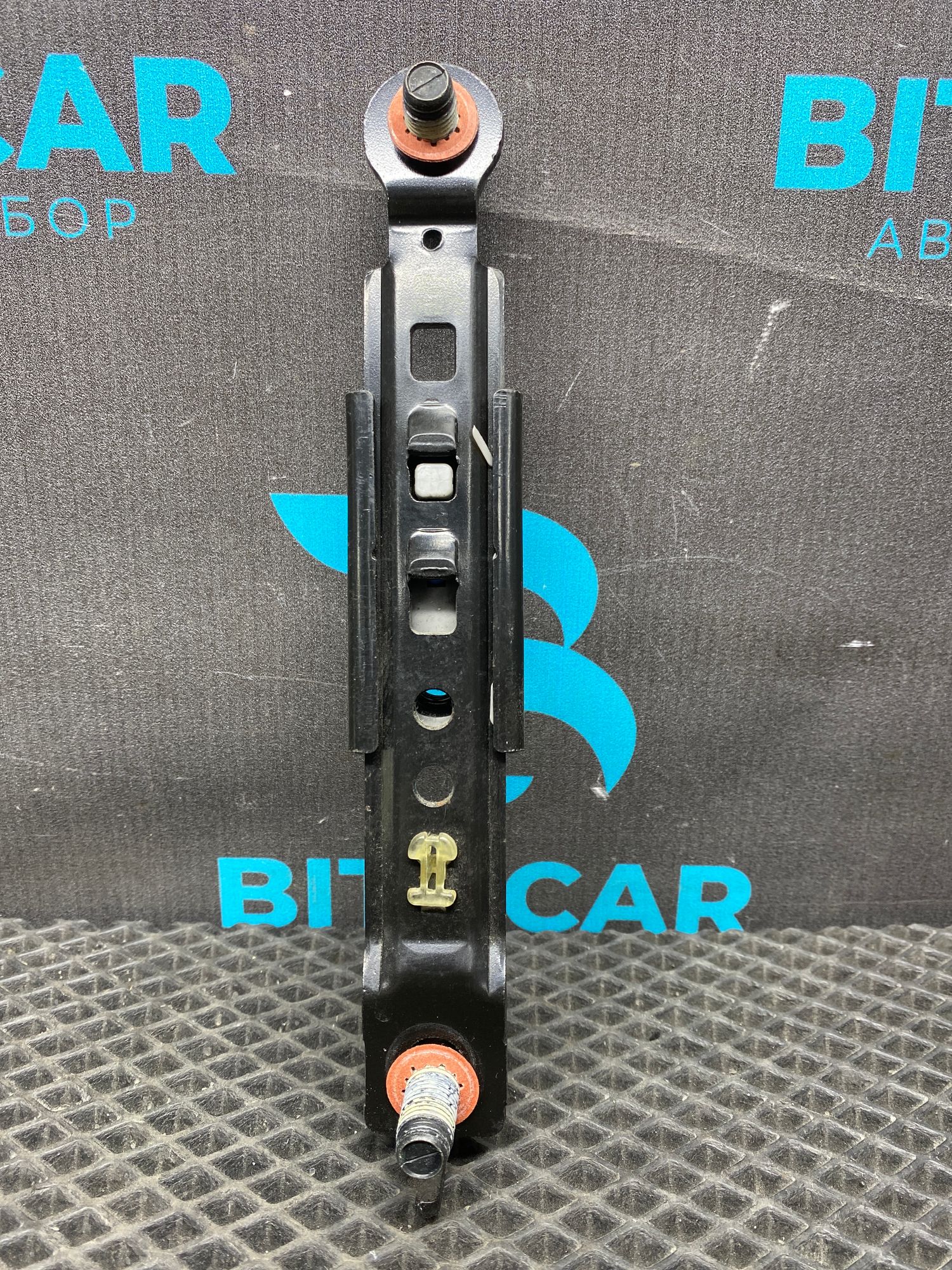 https://ycs.partsauto.market/partsauto-images/thmbs/userImages/c8f07ba63eb5b2f0f6006ea854bf8f7d/part/89562e6a-c323-4409-923c-6d3778985fa2_1776940552133.jpg