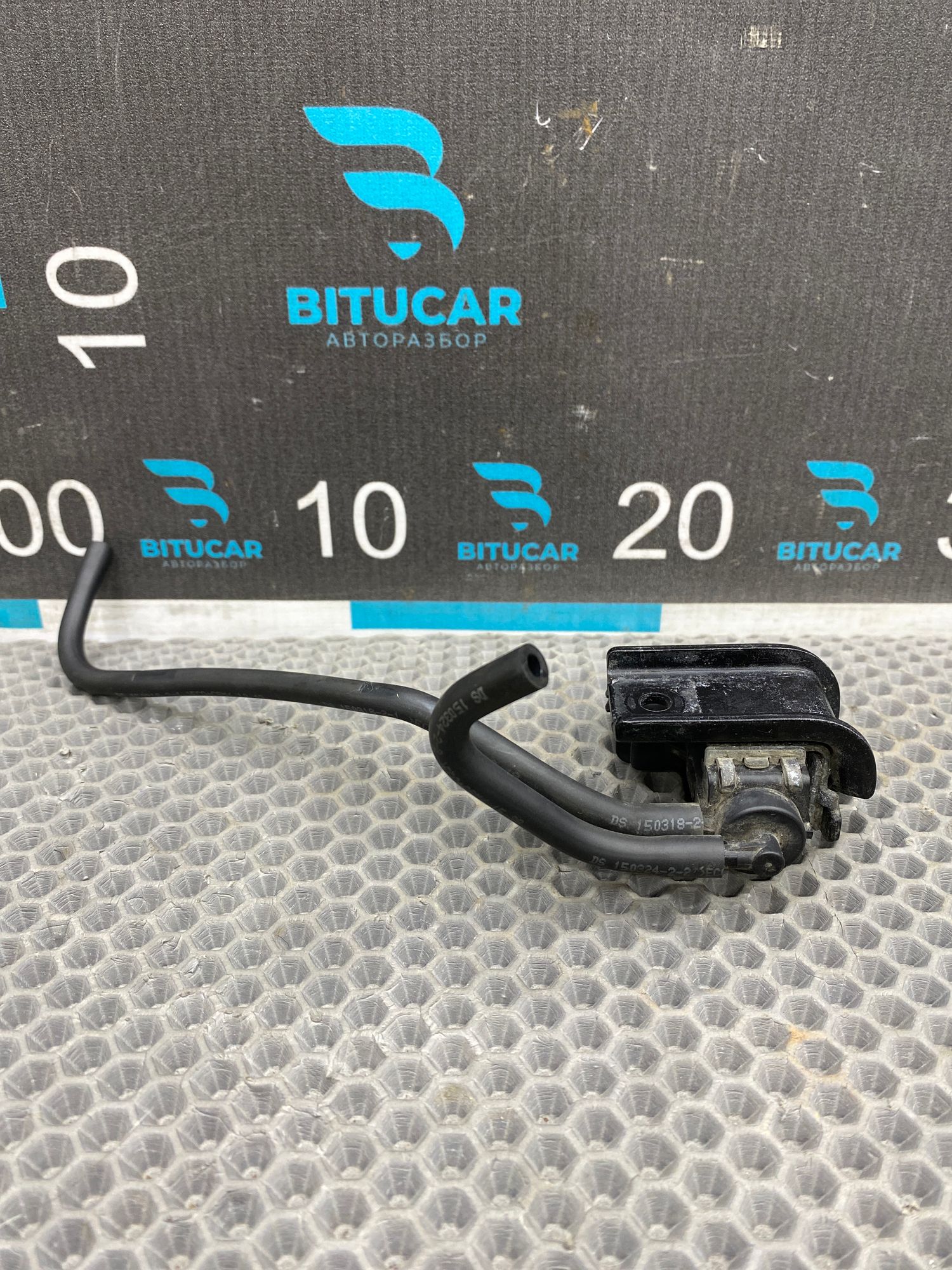 https://ycs.partsauto.market/partsauto-images/thmbs/userImages/c8f07ba63eb5b2f0f6006ea854bf8f7d/part/8963b43a-3e7c-4381-905c-1092605b0c84_1777389769751.jpg