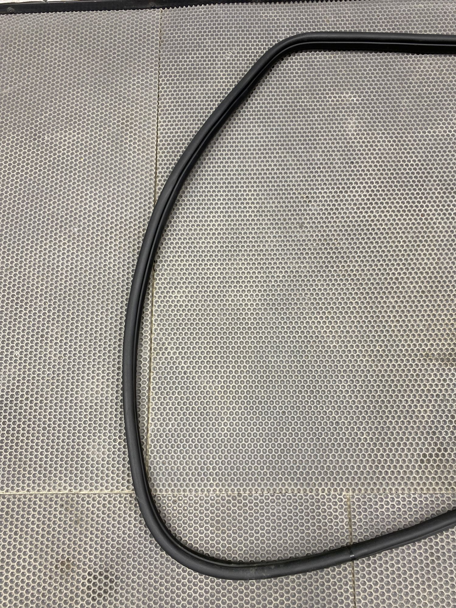 https://ycs.partsauto.market/partsauto-images/thmbs/userImages/c8f07ba63eb5b2f0f6006ea854bf8f7d/part/89f3dbda-a694-45ae-82a2-6c21d76d72d4_1777616419240.jpg