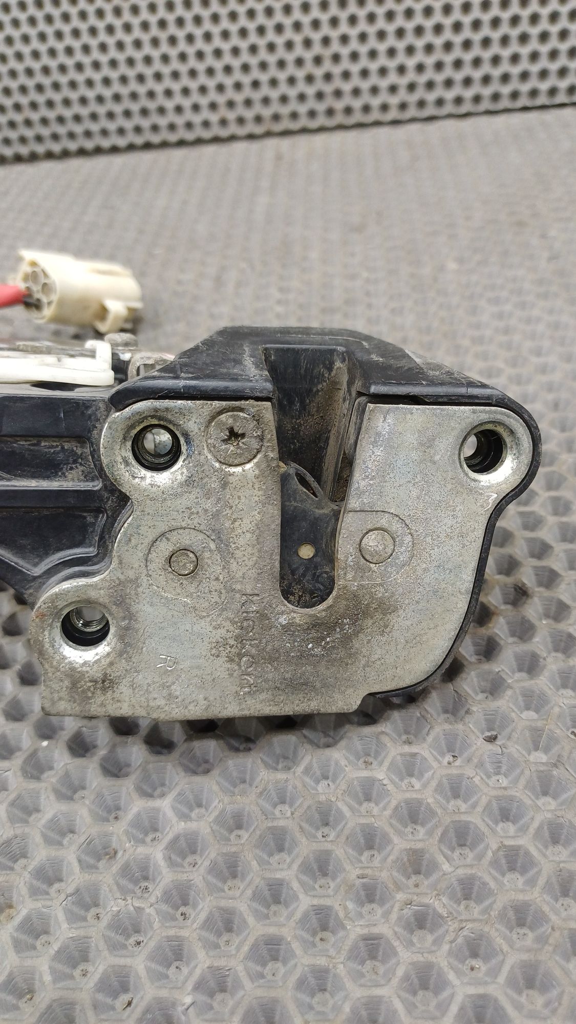 Б/У Замок двери правой задней Toyota CARINA E 6 дорест. 1992—1996 1994 Зеленый, 990 рублей, Краснодар