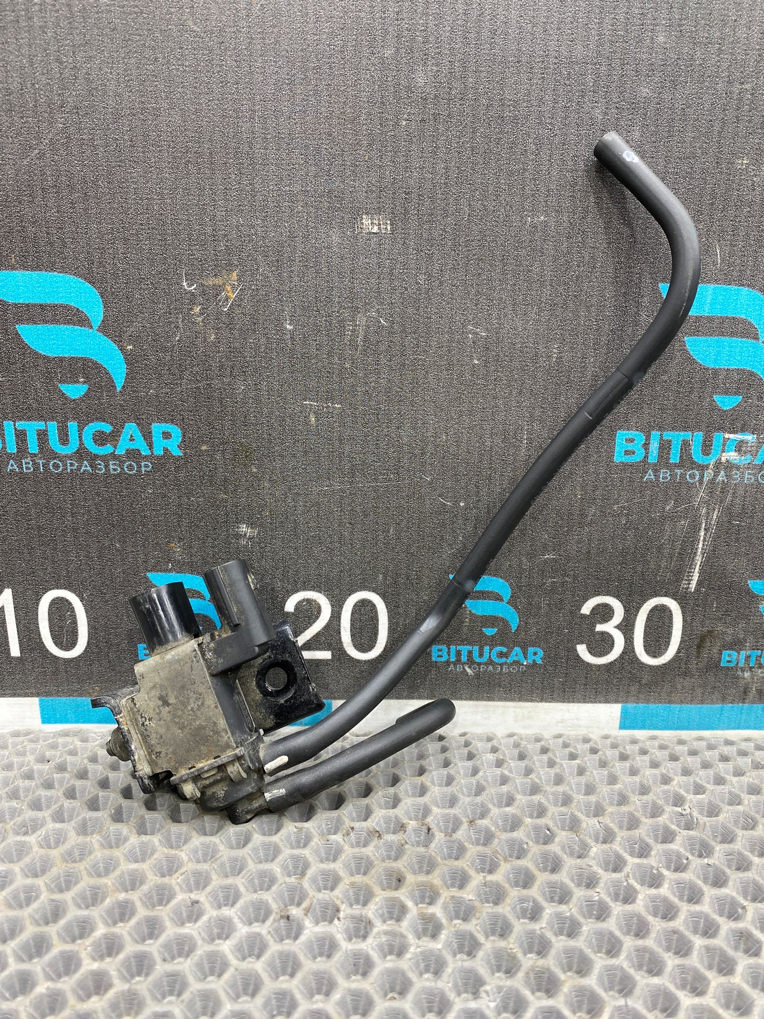https://ycs.partsauto.market/partsauto-images/thmbs/userImages/c8f07ba63eb5b2f0f6006ea854bf8f7d/part/8a7cbc9f-71e7-4807-b8a8-98384da21239_1777389770769.jpg