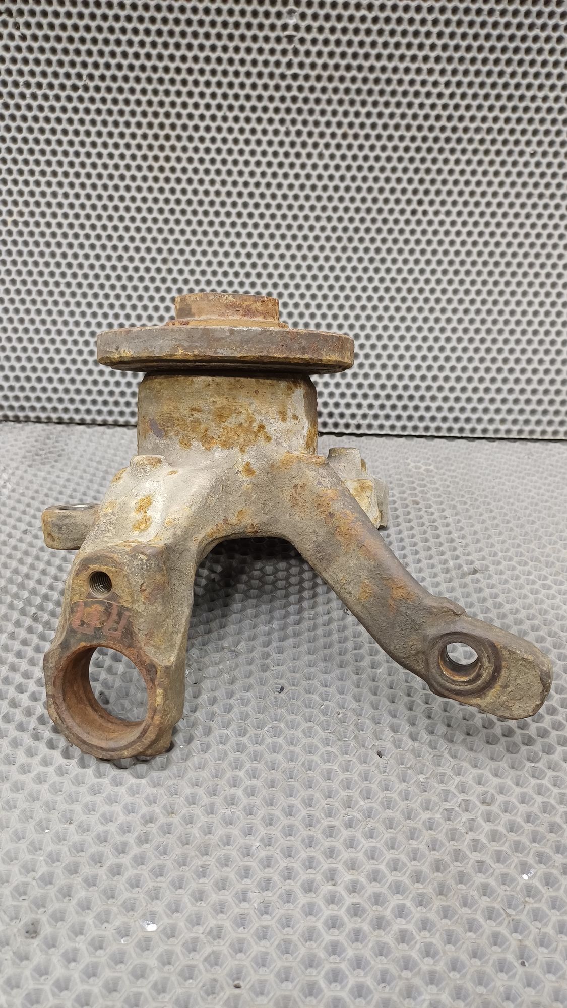 Б/У Ступица передняя правая с кулаком поворотным Volkswagen Transporter T4 4 дорест. 1990—2003 1993 синий, 2490 рублей, Краснодар