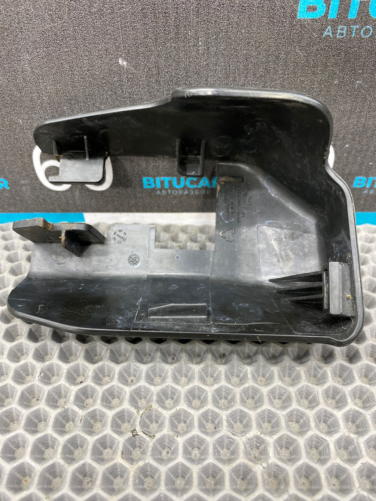 https://ycs.partsauto.market/partsauto-images/thmbs/userImages/c8f07ba63eb5b2f0f6006ea854bf8f7d/part/8abf3624-55e5-42c4-9e46-e49886b0ce40_1775036011111.jpg