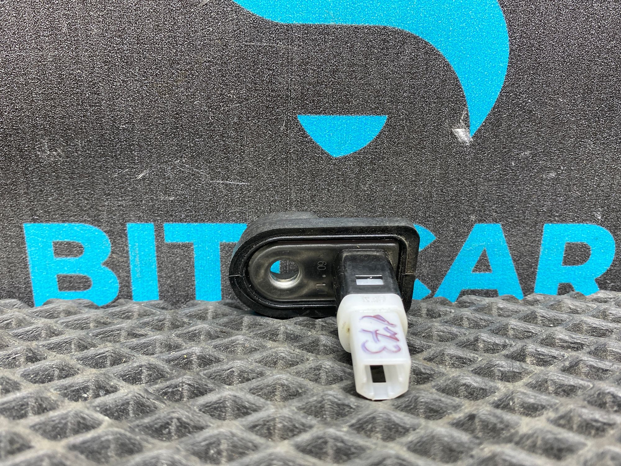https://ycs.partsauto.market/partsauto-images/thmbs/userImages/c8f07ba63eb5b2f0f6006ea854bf8f7d/part/8bb83164-14aa-43e1-bb83-57fb1dd887f9_1776946990087.jpg
