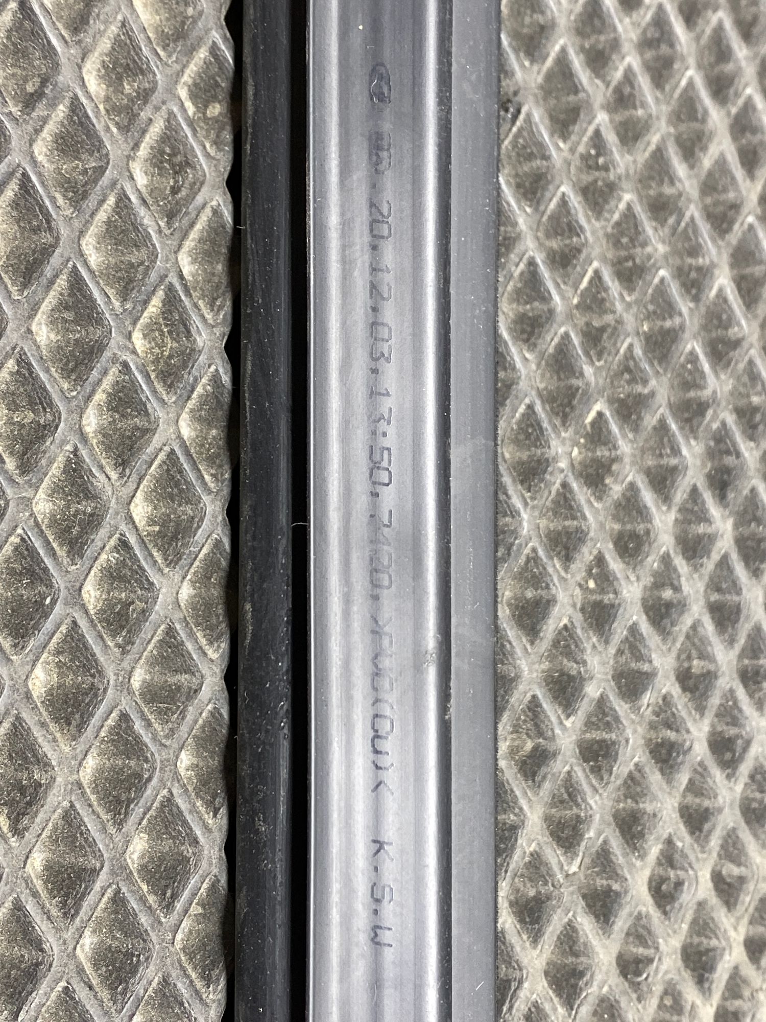 https://ycs.partsauto.market/partsauto-images/thmbs/userImages/c8f07ba63eb5b2f0f6006ea854bf8f7d/part/8bd4b69f-f5a0-4468-99ee-61dd1292030c_1777032782541.jpg