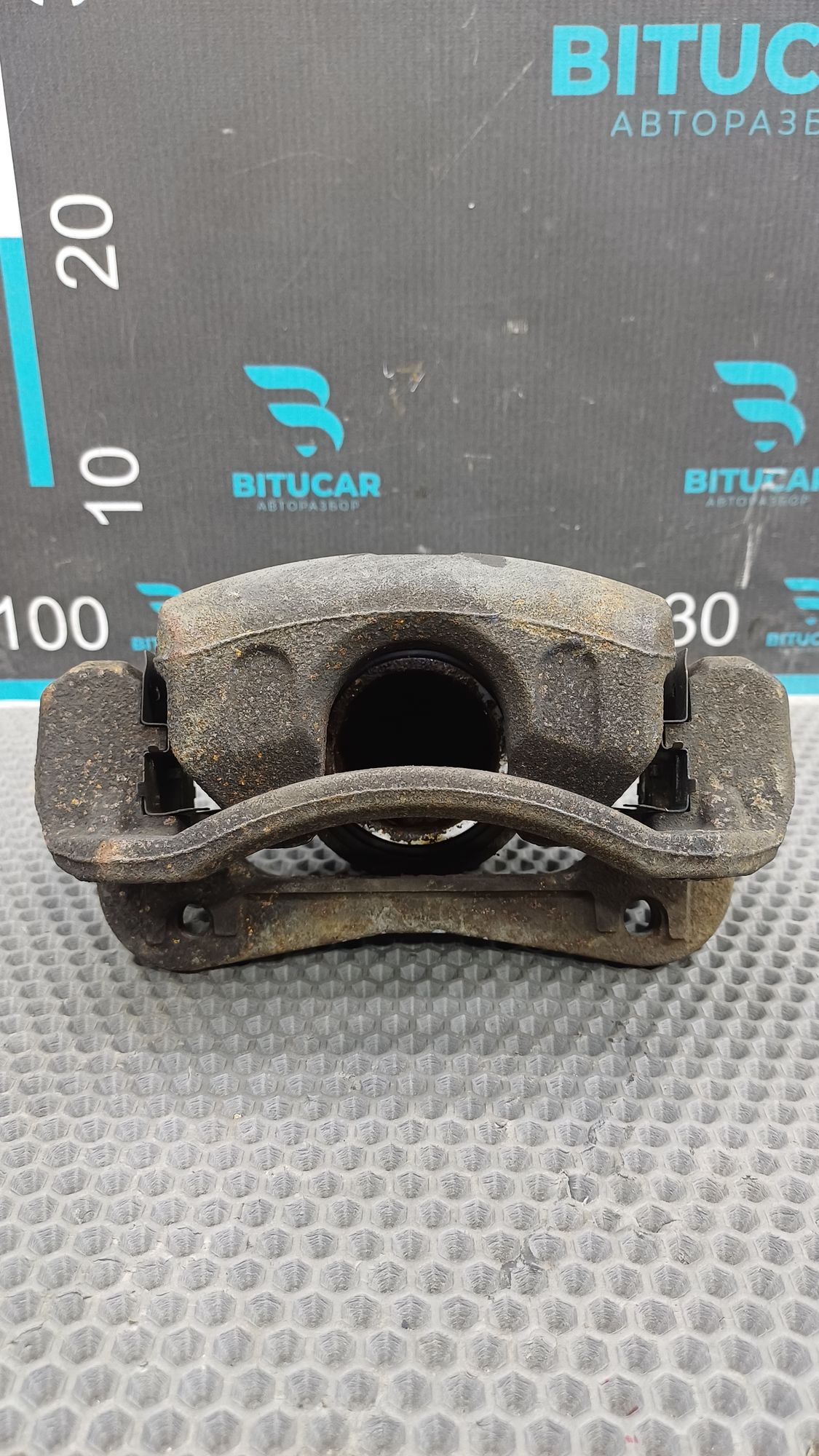 https://ycs.partsauto.market/partsauto-images/thmbs/userImages/c8f07ba63eb5b2f0f6006ea854bf8f7d/part/8c080212-f31d-4e7c-a37a-f595f38d1f19_1777292869279.jpg