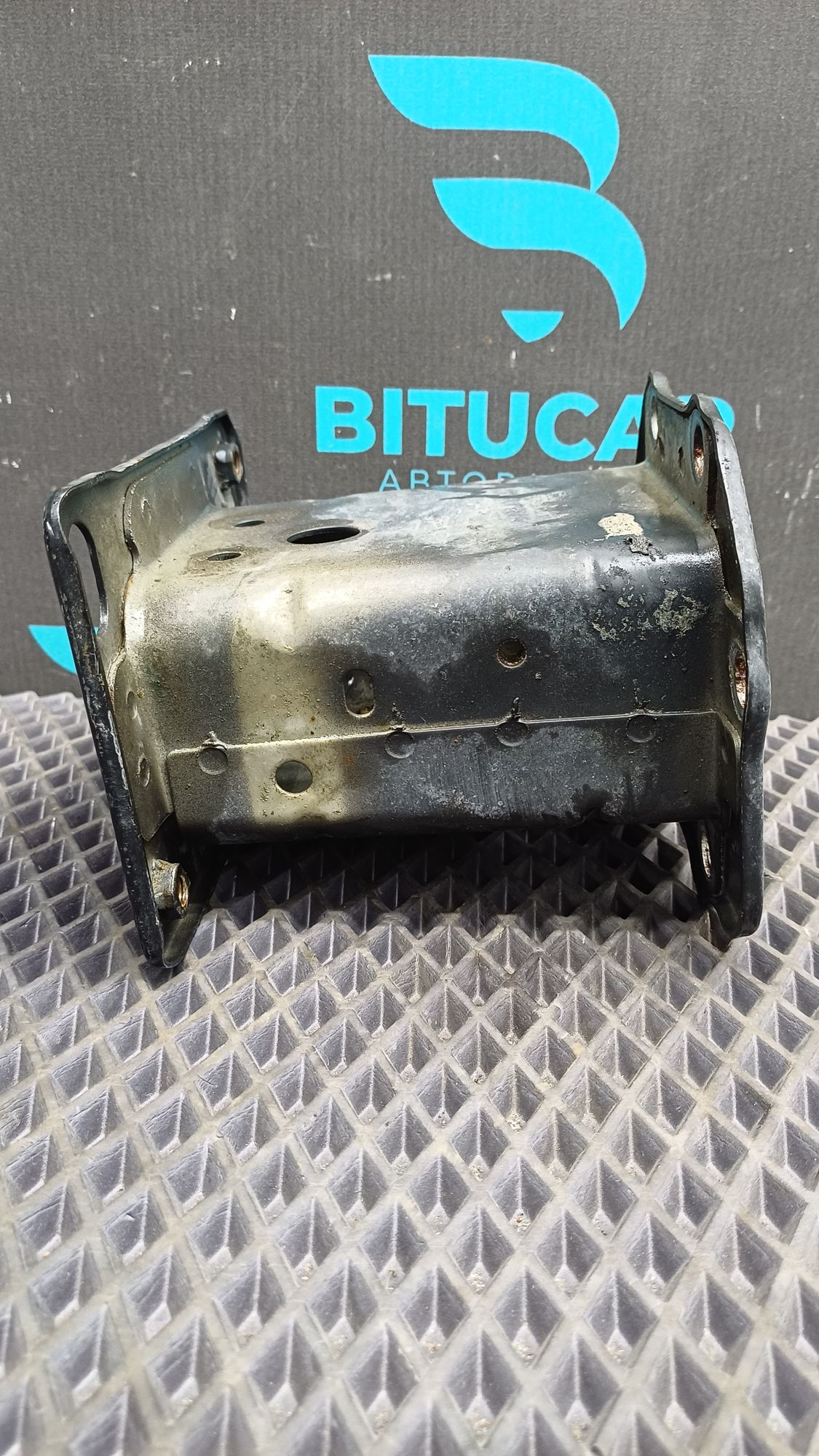 Б/У Кронштейн усилителя переднего бампера левый Kia Ceed 1 ED (G4FC) 1.6L AT 2010 хэтчбек, 1490 рублей, Краснодар