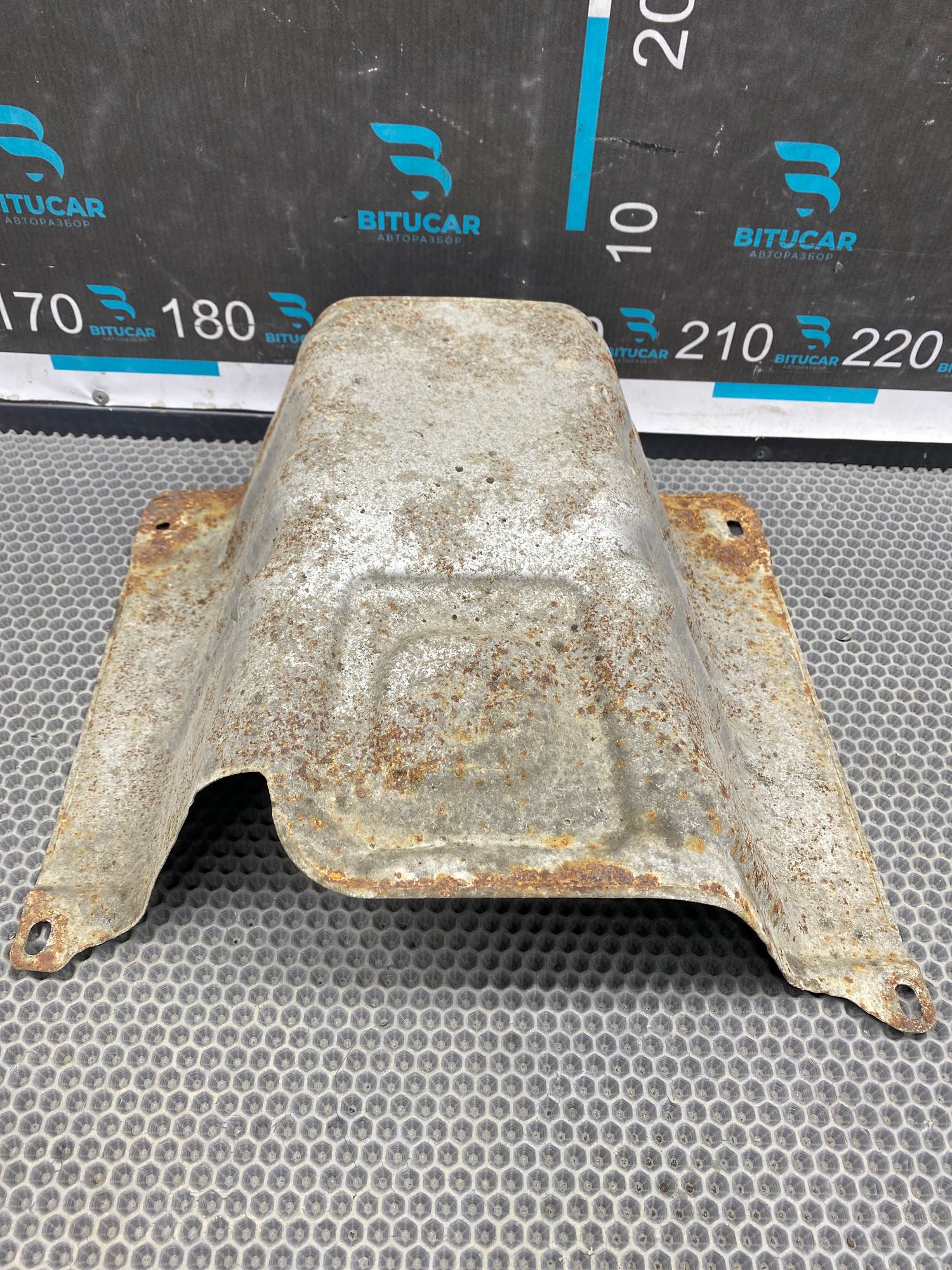 https://ycs.partsauto.market/partsauto-images/thmbs/userImages/c8f07ba63eb5b2f0f6006ea854bf8f7d/part/8d729726-403d-4540-9091-5032a269d3f8_1774869232762.jpg