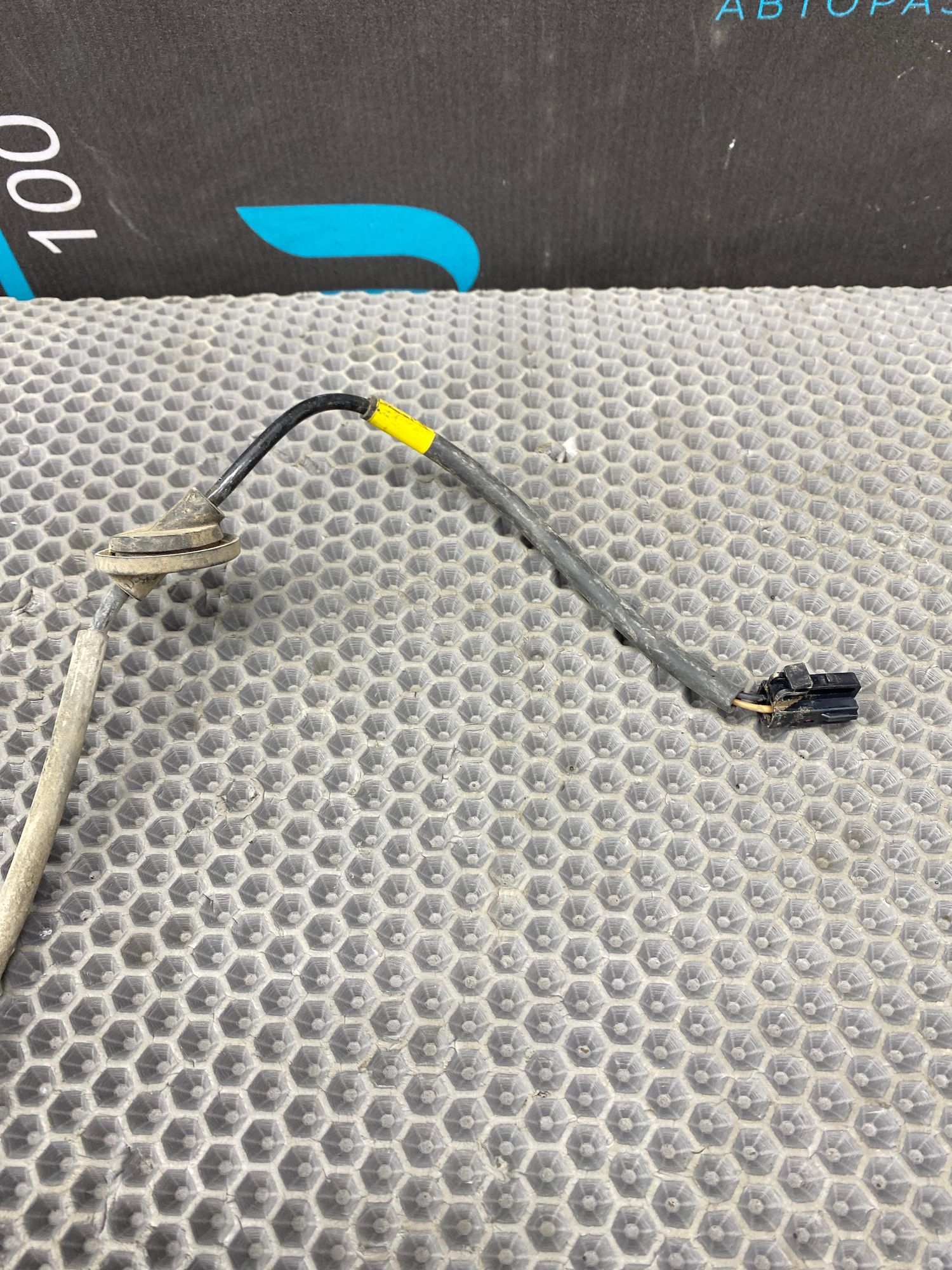 Б/У Датчик ABS задний правый  Kia Ceed 2 JD (G4FG) 1.6L AT 2013 Хэтчбек, 2490 рублей, Краснодар