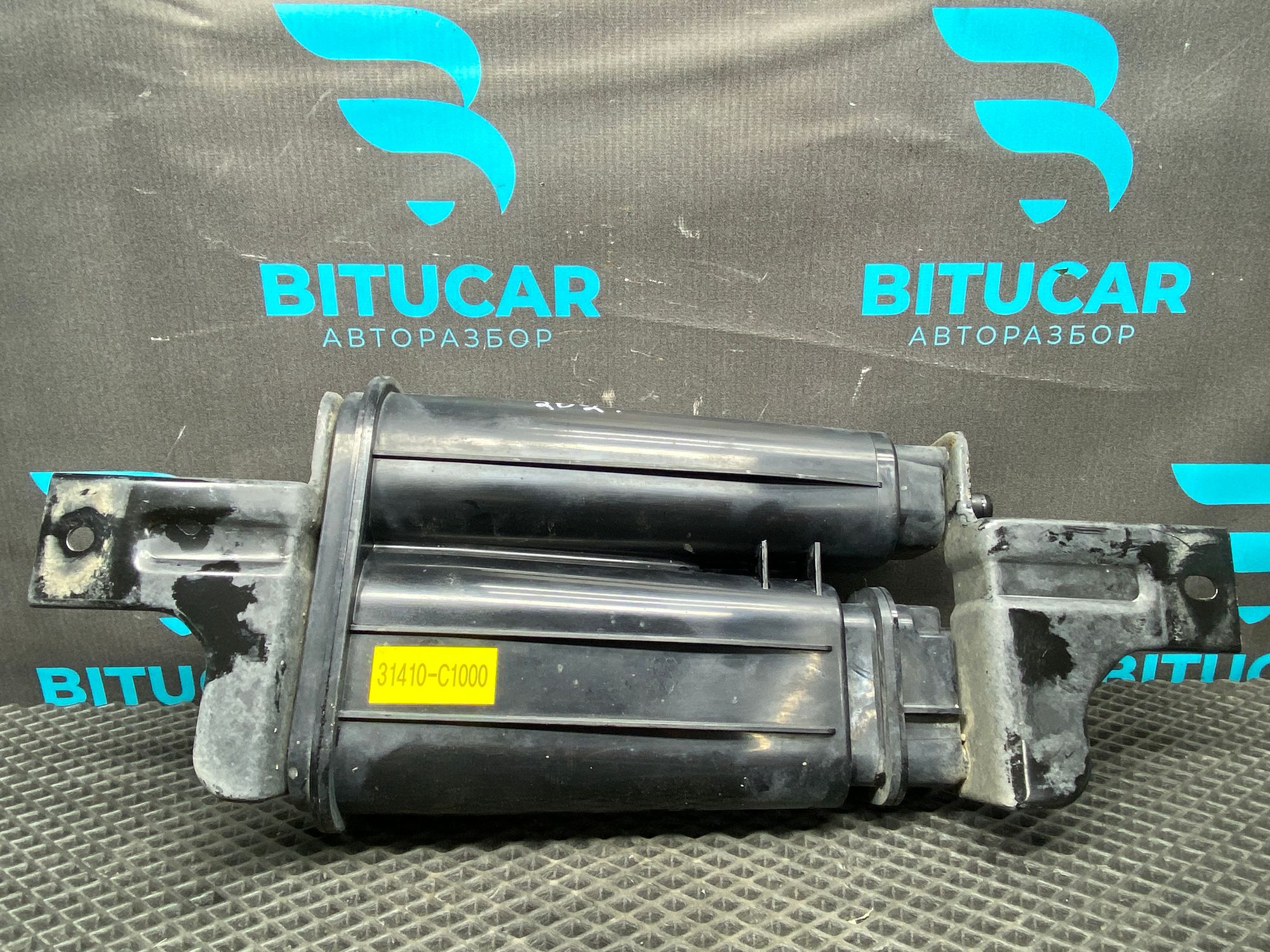 https://ycs.partsauto.market/partsauto-images/thmbs/userImages/c8f07ba63eb5b2f0f6006ea854bf8f7d/part/8dd2eead-5170-413a-b2c7-c0f7d10c84d2_1777368177346.jpg