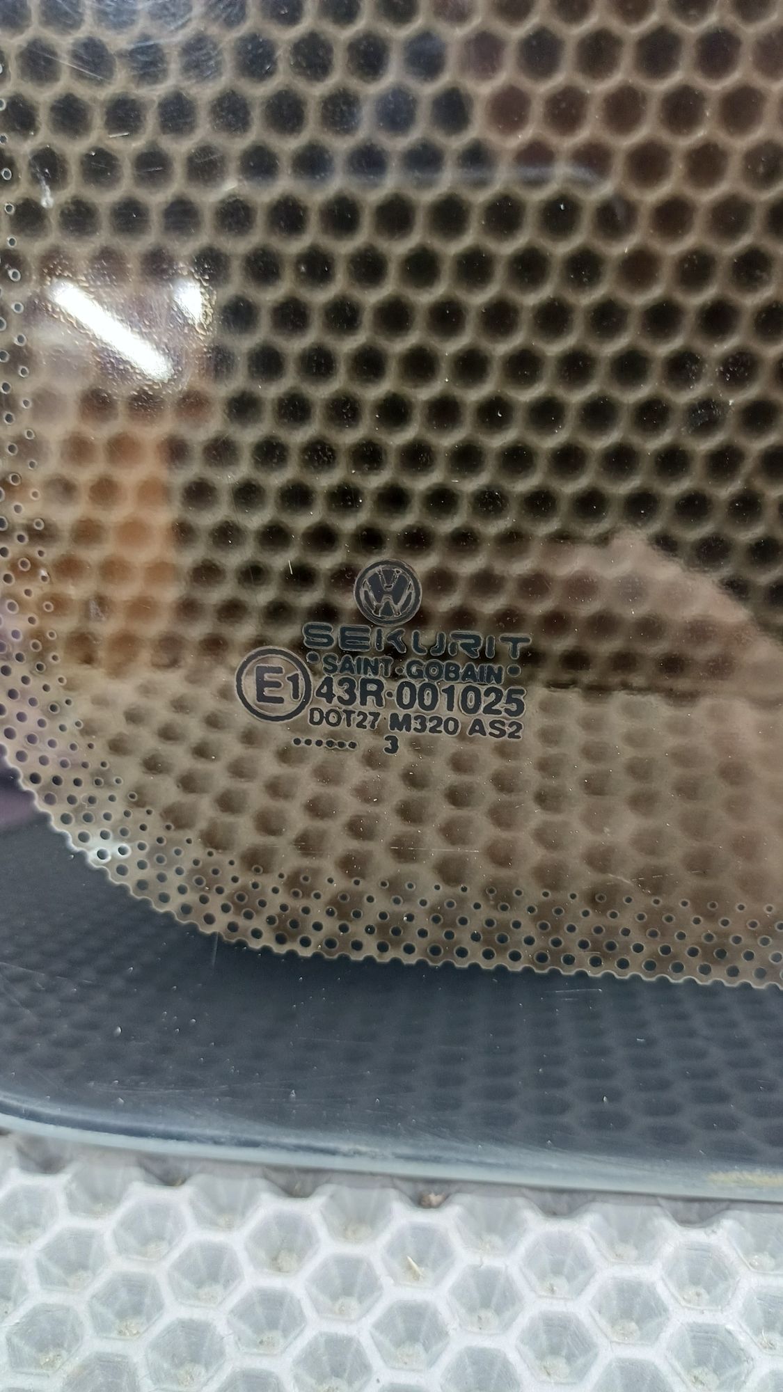 https://ycs.partsauto.market/partsauto-images/thmbs/userImages/c8f07ba63eb5b2f0f6006ea854bf8f7d/part/8e20e284-b400-4c33-ad7b-c9c42c8bf487_1774183574328.jpg