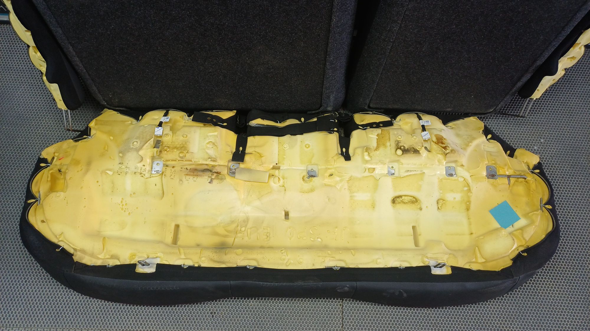 https://ycs.partsauto.market/partsauto-images/thmbs/userImages/c8f07ba63eb5b2f0f6006ea854bf8f7d/part/8e26715c-1fc9-4b46-806e-c76486390d18_1777452443518.jpg