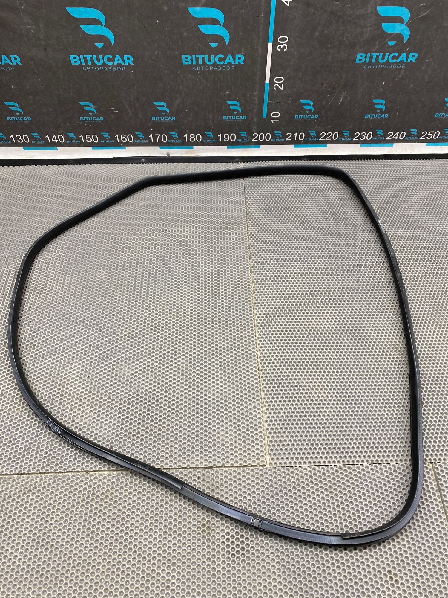 https://ycs.partsauto.market/partsauto-images/thmbs/userImages/c8f07ba63eb5b2f0f6006ea854bf8f7d/part/8e311945-4b6e-4384-820f-7d6f552bf4ec_1777616419437.jpg